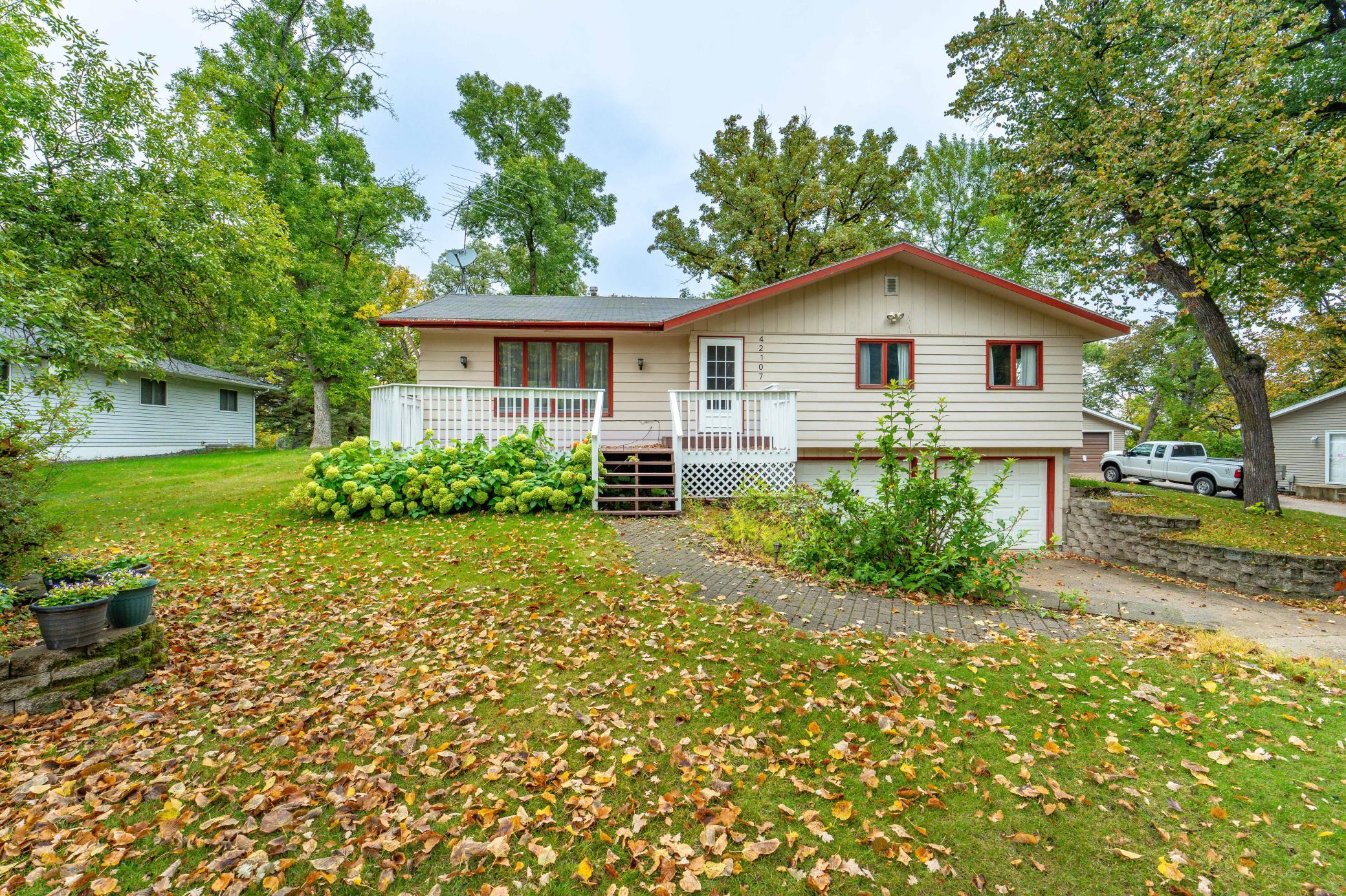 1987 single family home for sale at 42107 Bur Oak Hills Loop in Pelican Rapids, MN — 3 bed, 2 bath (photo 5 of 62)