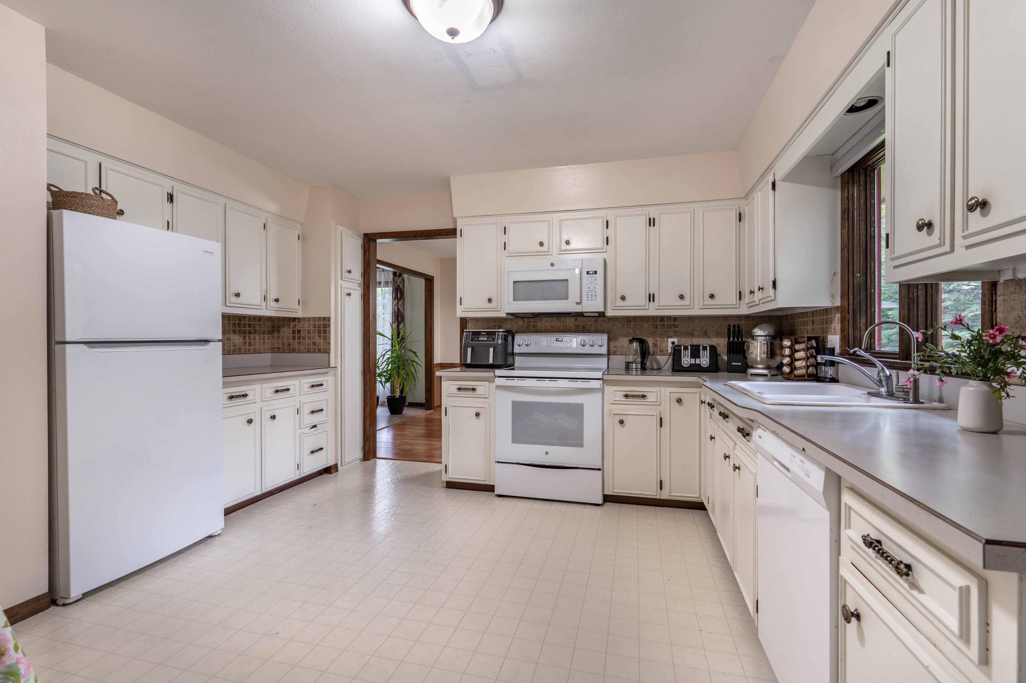 1987 single family home for sale at 42107 Bur Oak Hills Loop in Pelican Rapids, MN — 3 bed, 2 bath (photo 41 of 62)