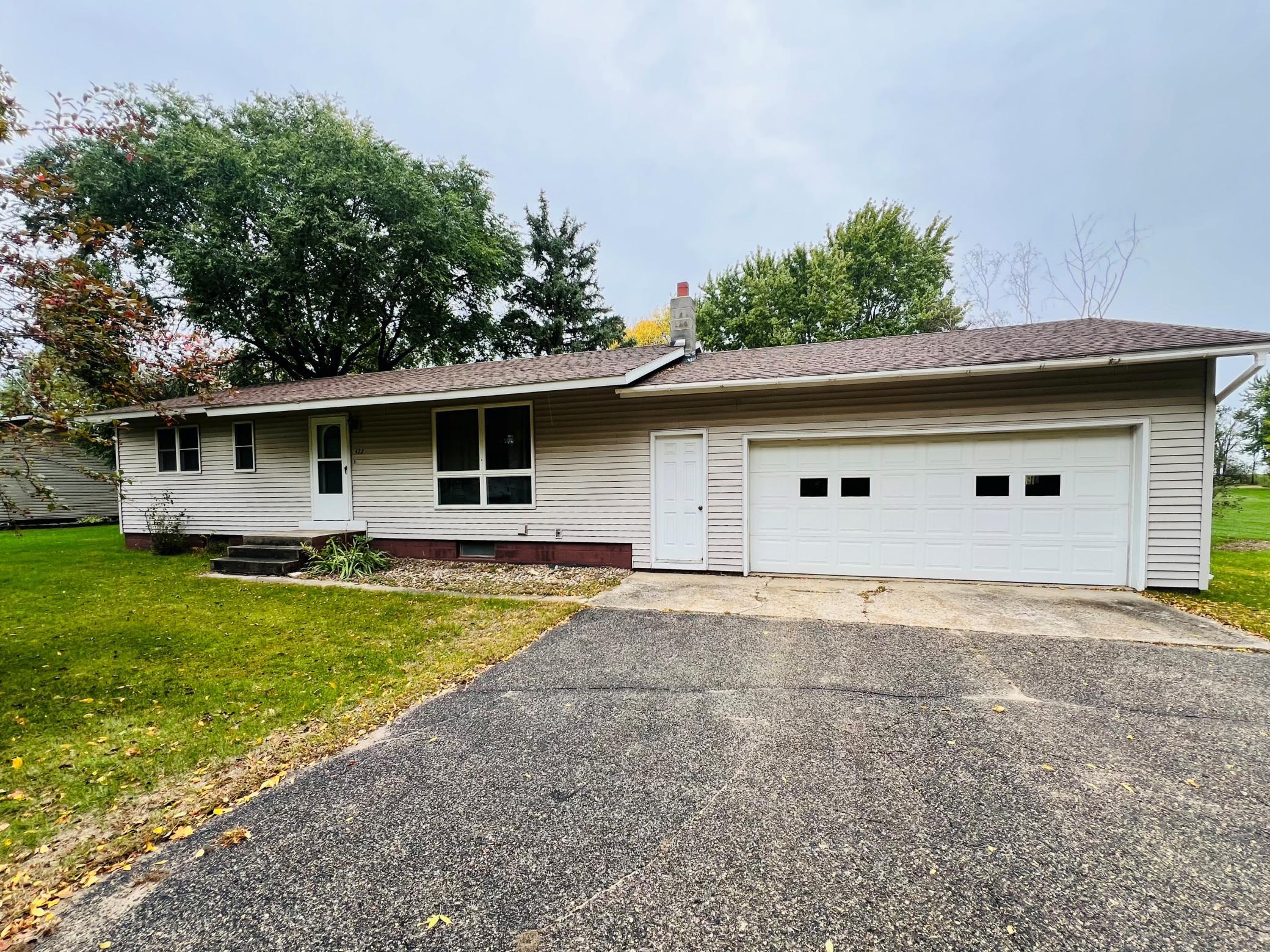 1978 single family home for sale at 422 E Oak Street in Parkers Prairie, MN — 3 bed, 2 bath