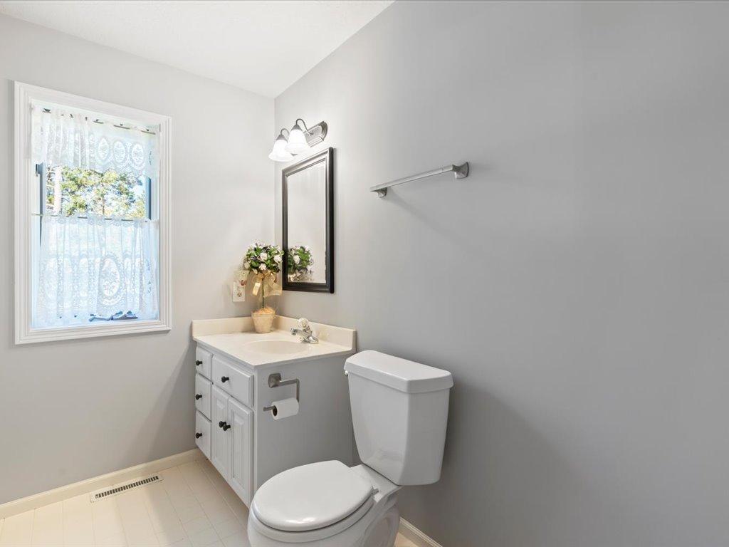 1993 single family home for sale at 33618 Old 371 in Pequot Lakes, MN — 3 bed, 4 bath (photo 26 of 78)