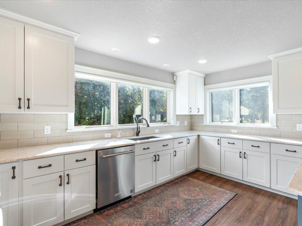 1993 single family home for sale at 33618 Old 371 in Pequot Lakes, MN — 3 bed, 4 bath (photo 10 of 78)