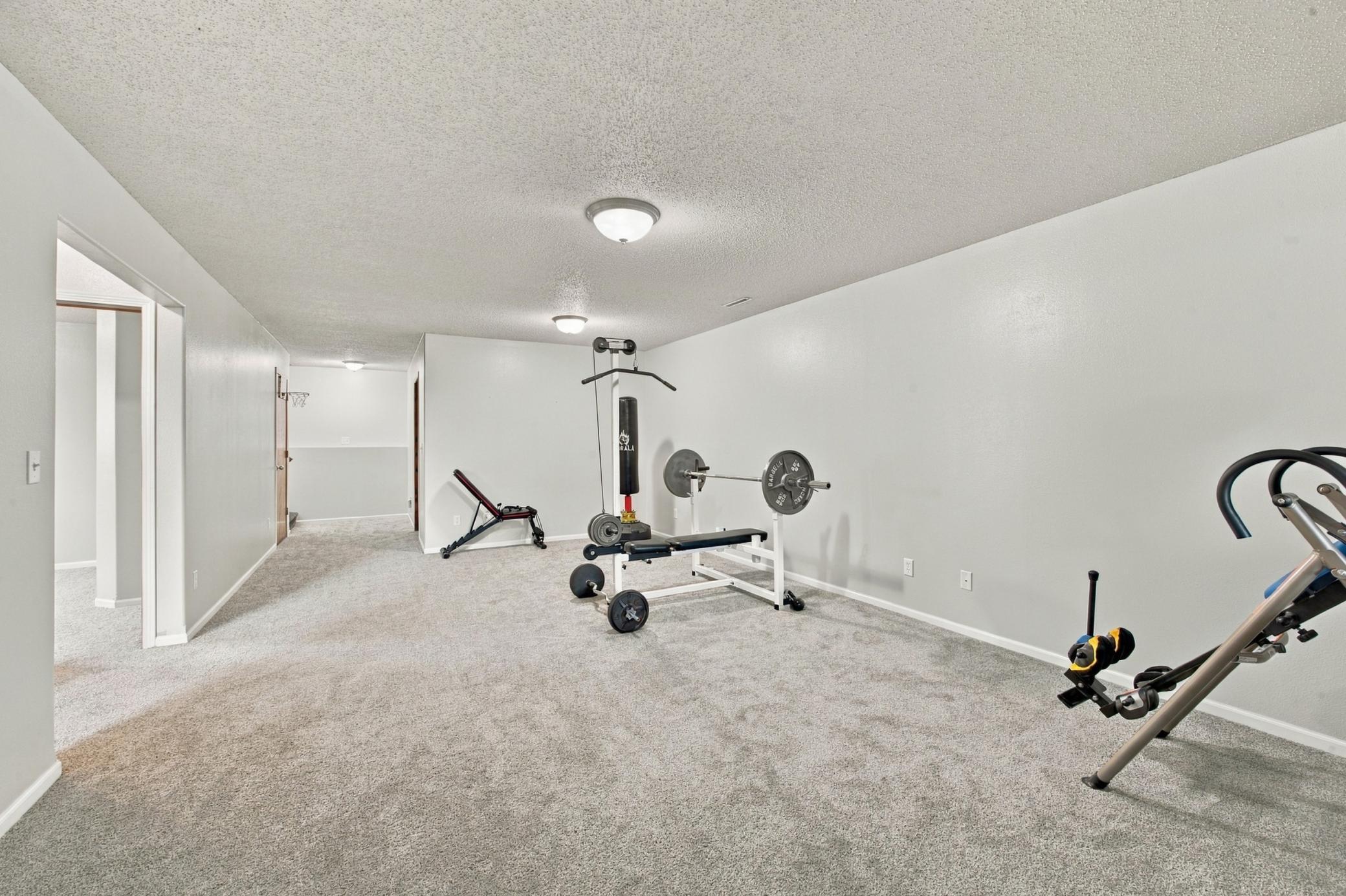 2004 twin home for sale at 1512 19th Avenue E in West Fargo, ND — 4 bed, 2 bath (photo 21 of 34)