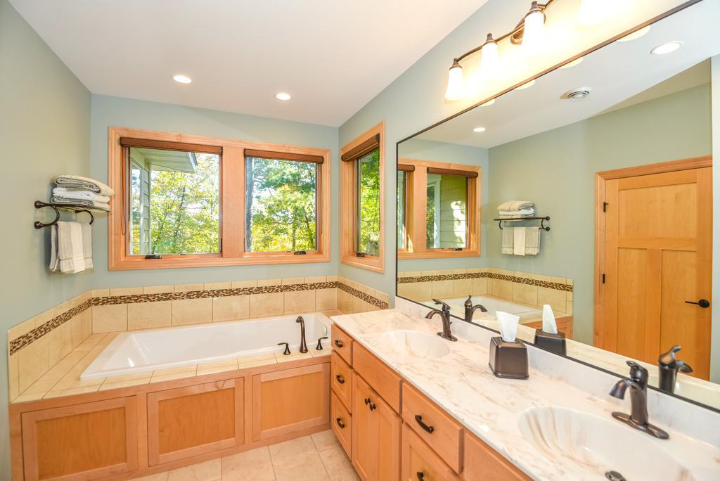 2017 single family home for sale at 7772 Lost Lake Road in Lake Shore, MN — 4 bed, 3 bath (photo 19 of 50)