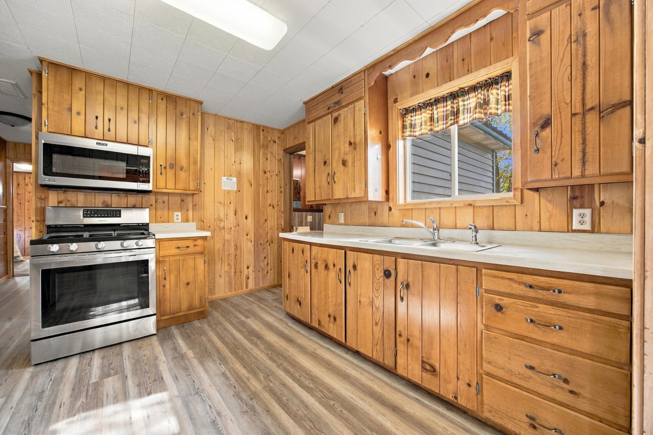 1950 single family home for sale at 35686 Rush Lake Loop, Unit 13 in Ottertail, MN — 4 bed, 2 bath (photo 5 of 39)