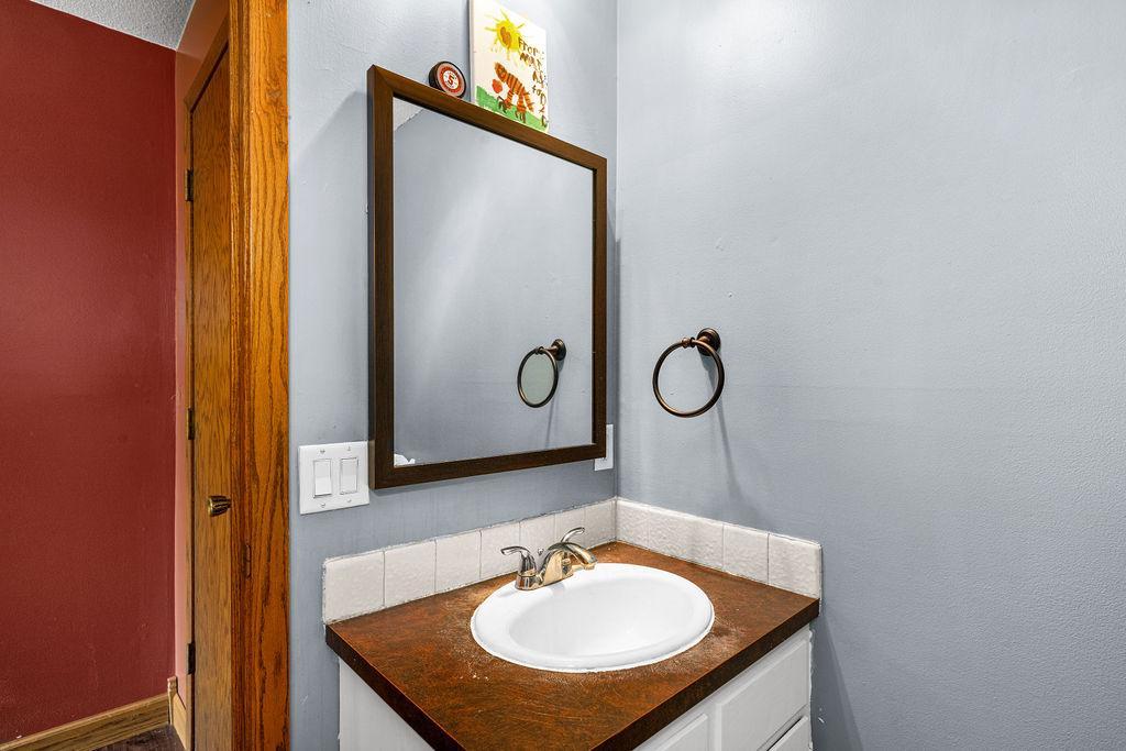 1978 single family home for sale at 1303 SW 6th Street in Grand Rapids, MN — 3 bed, 2 bath (photo 11 of 36)