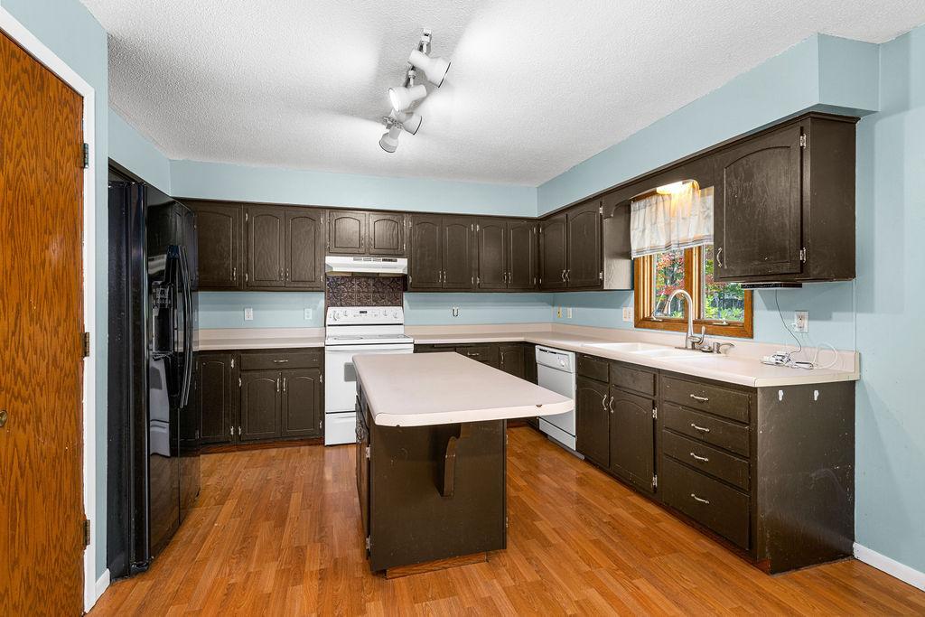 1978 single family home for sale at 1303 SW 6th Street in Grand Rapids, MN — 3 bed, 2 bath (photo 19 of 36)