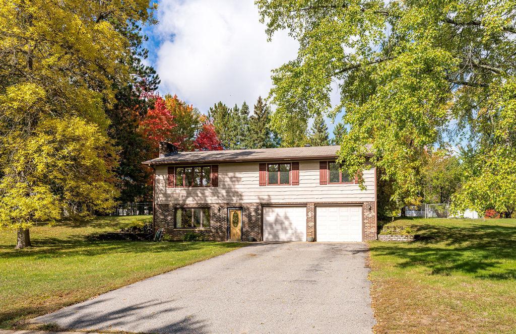 1978 single family home for sale at 1303 SW 6th Street in Grand Rapids, MN — 3 bed, 2 bath (photo 3 of 36)