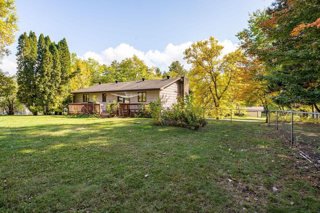 1978 single family home for sale at 1303 SW 6th Street in Grand Rapids, MN — 3 bed, 2 bath (photo 5 of 36)