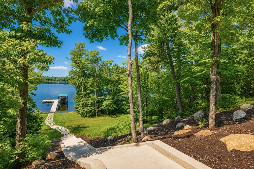 2007 single family home for sale at 27473 Vision Drive in Aitkin, MN — 4 bed, 4 bath (photo 5 of 47)