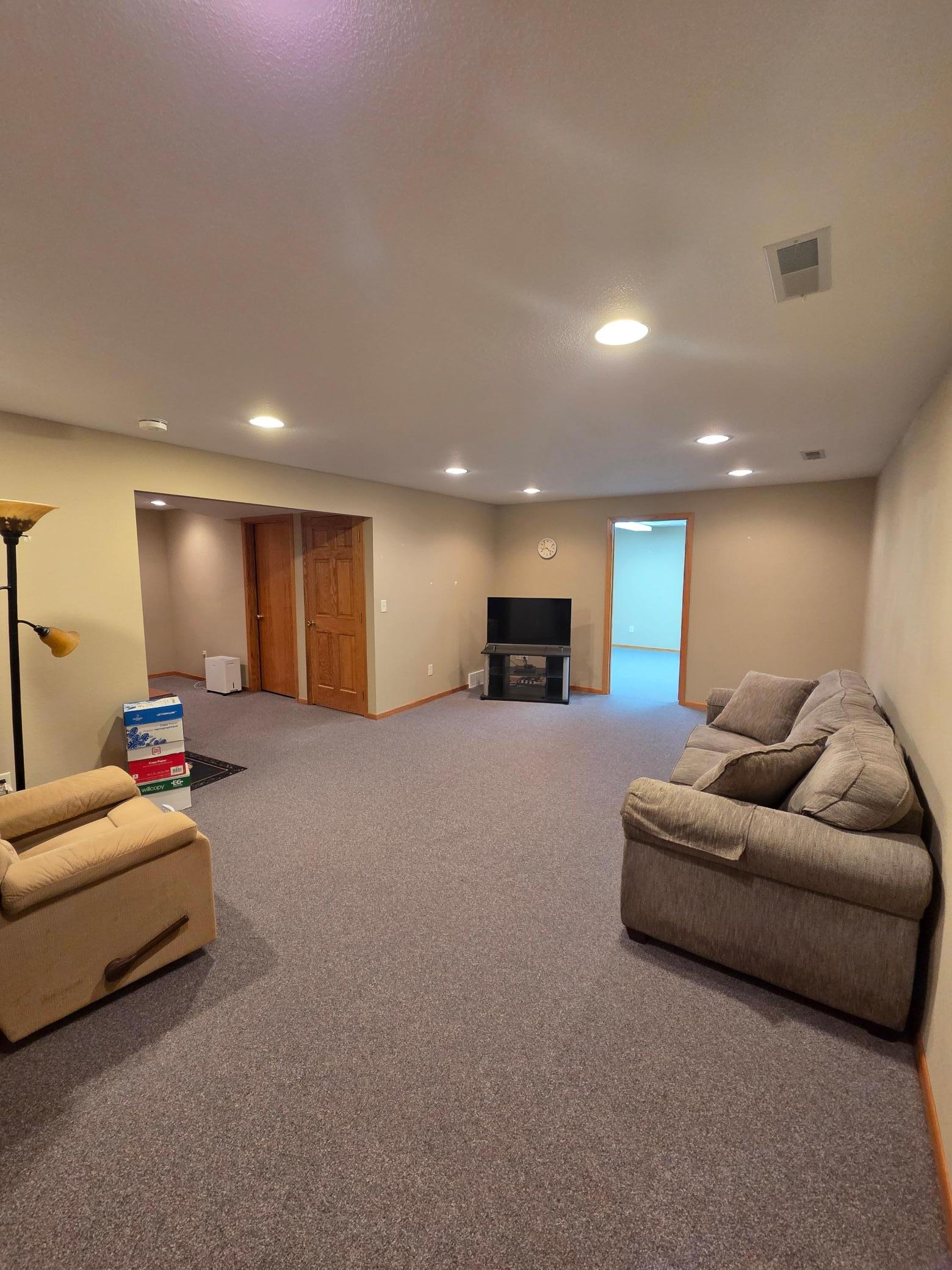 1990 single family home for sale at 237 Crescent Drive in Breckenridge, MN — 3 bed, 3 bath (photo 12 of 17)