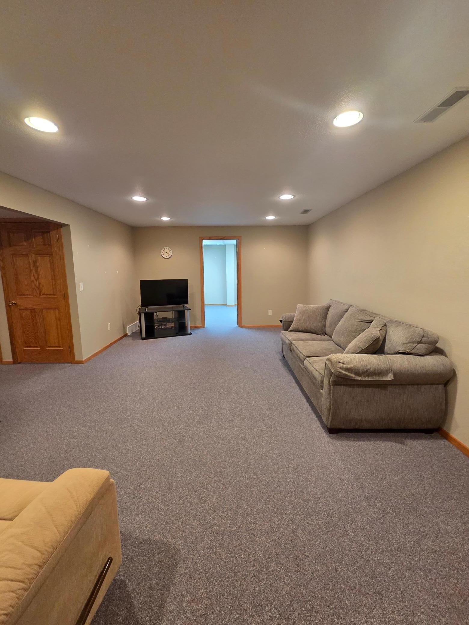 1990 single family home for sale at 237 Crescent Drive in Breckenridge, MN — 3 bed, 3 bath (photo 13 of 17)
