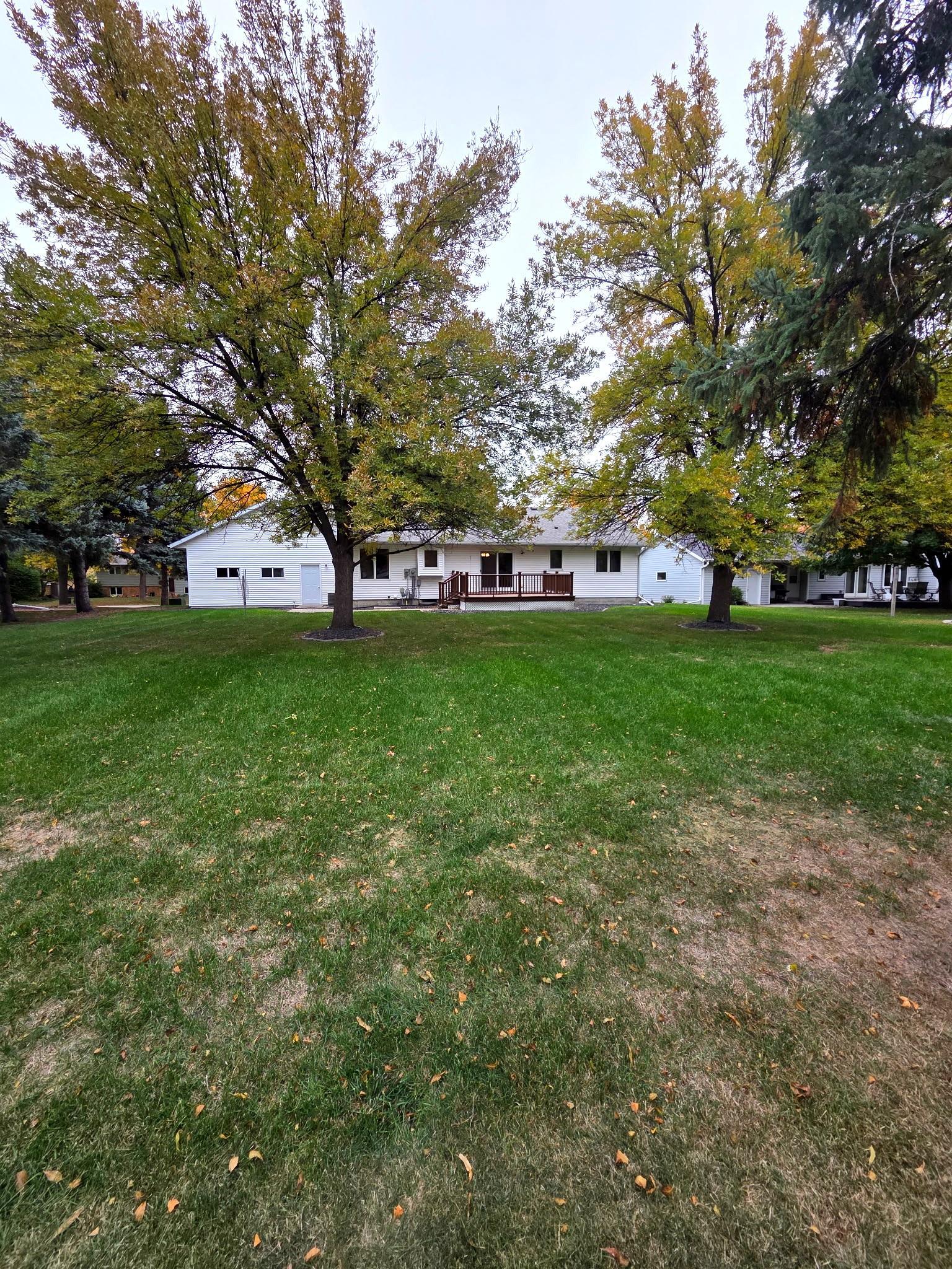 1990 single family home for sale at 237 Crescent Drive in Breckenridge, MN — 3 bed, 3 bath (photo 17 of 17)