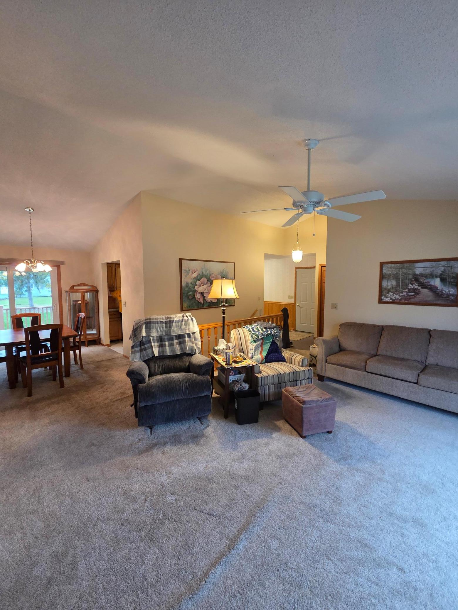 1990 single family home for sale at 237 Crescent Drive in Breckenridge, MN — 3 bed, 3 bath (photo 5 of 17)