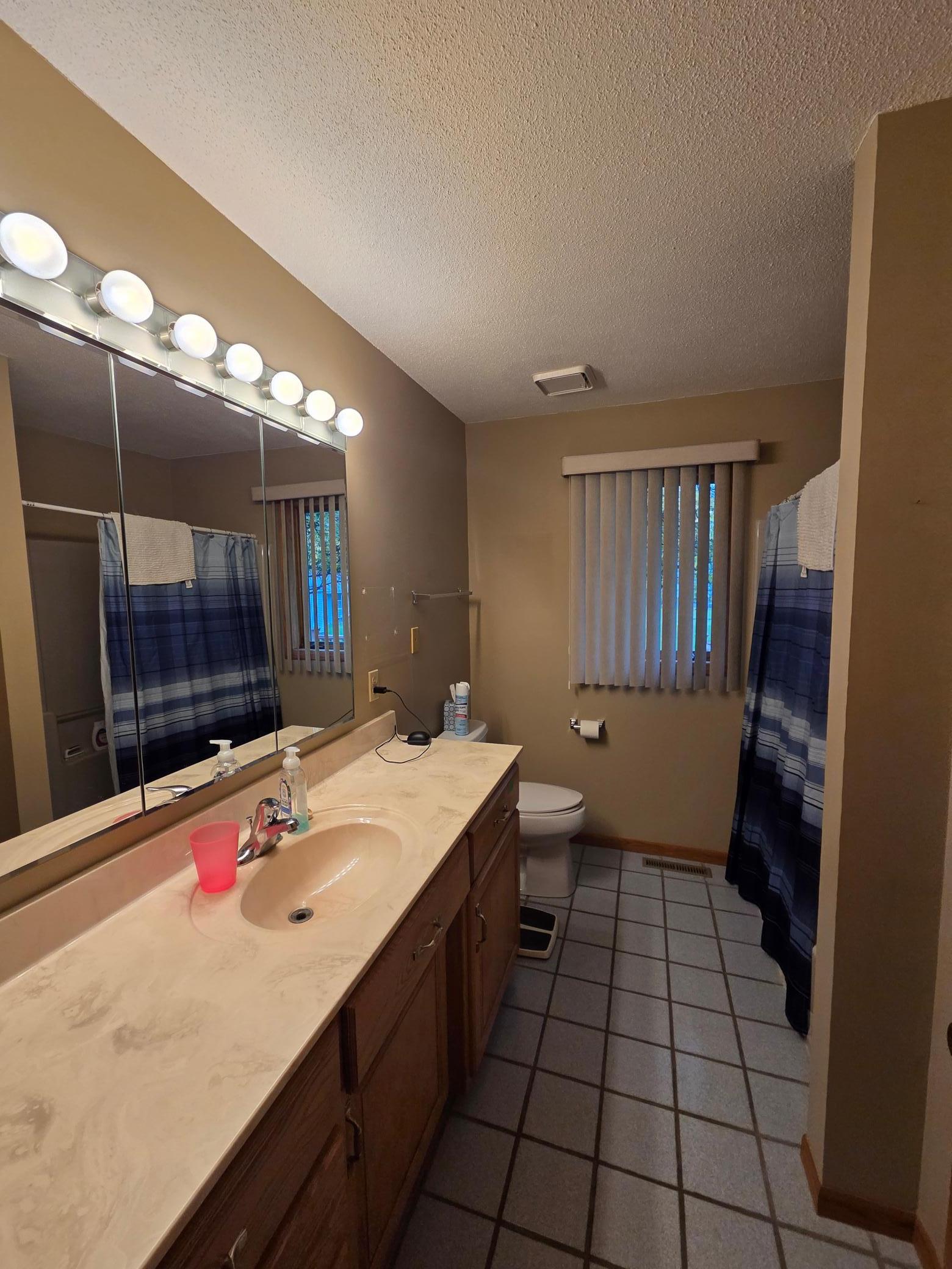 1990 single family home for sale at 237 Crescent Drive in Breckenridge, MN — 3 bed, 3 bath (photo 8 of 17)