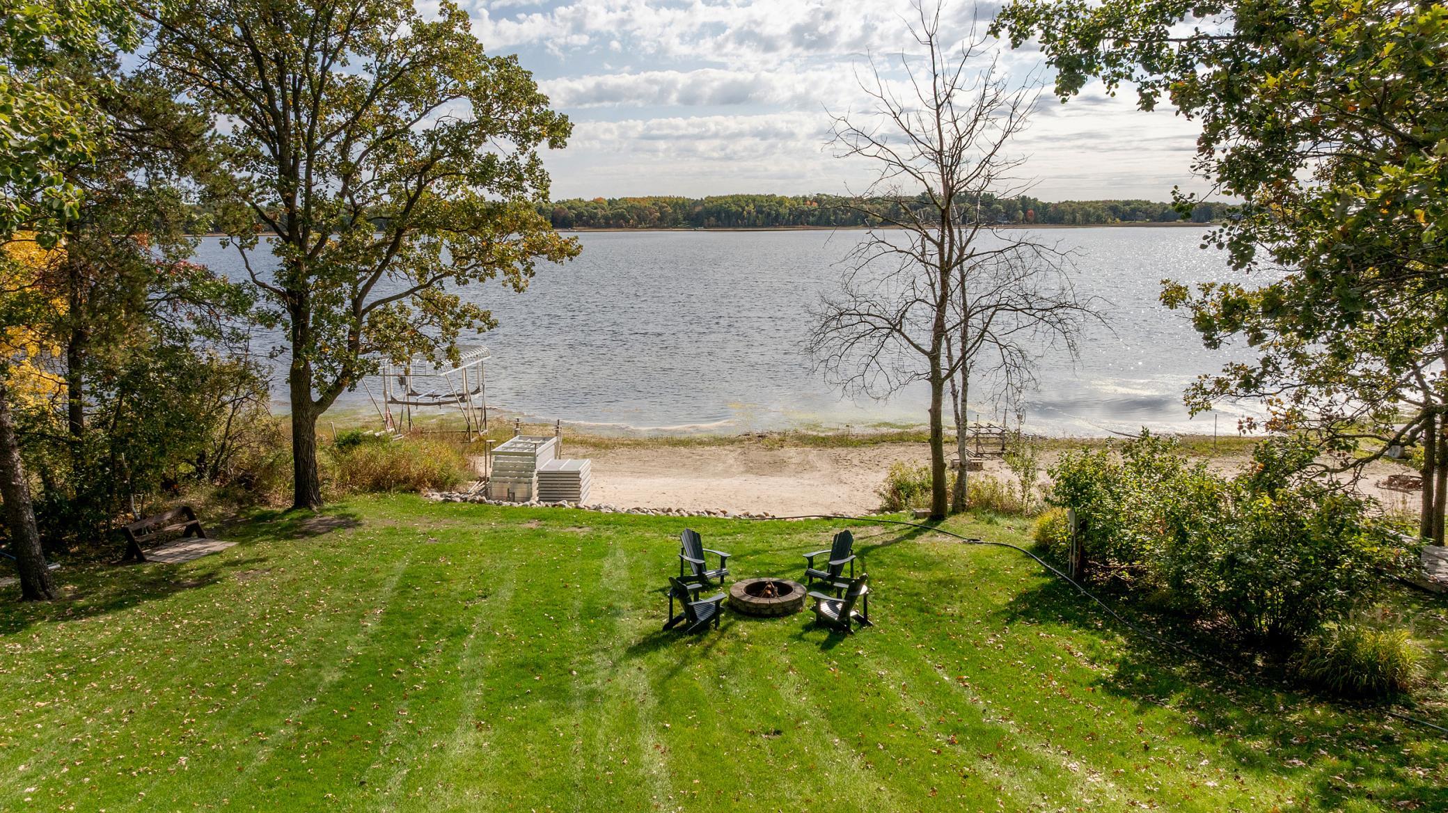 2015 single family home for sale at 13184 Timberlane Drive in Baxter, MN — 4 bed, 3 bath (photo 2 of 46)