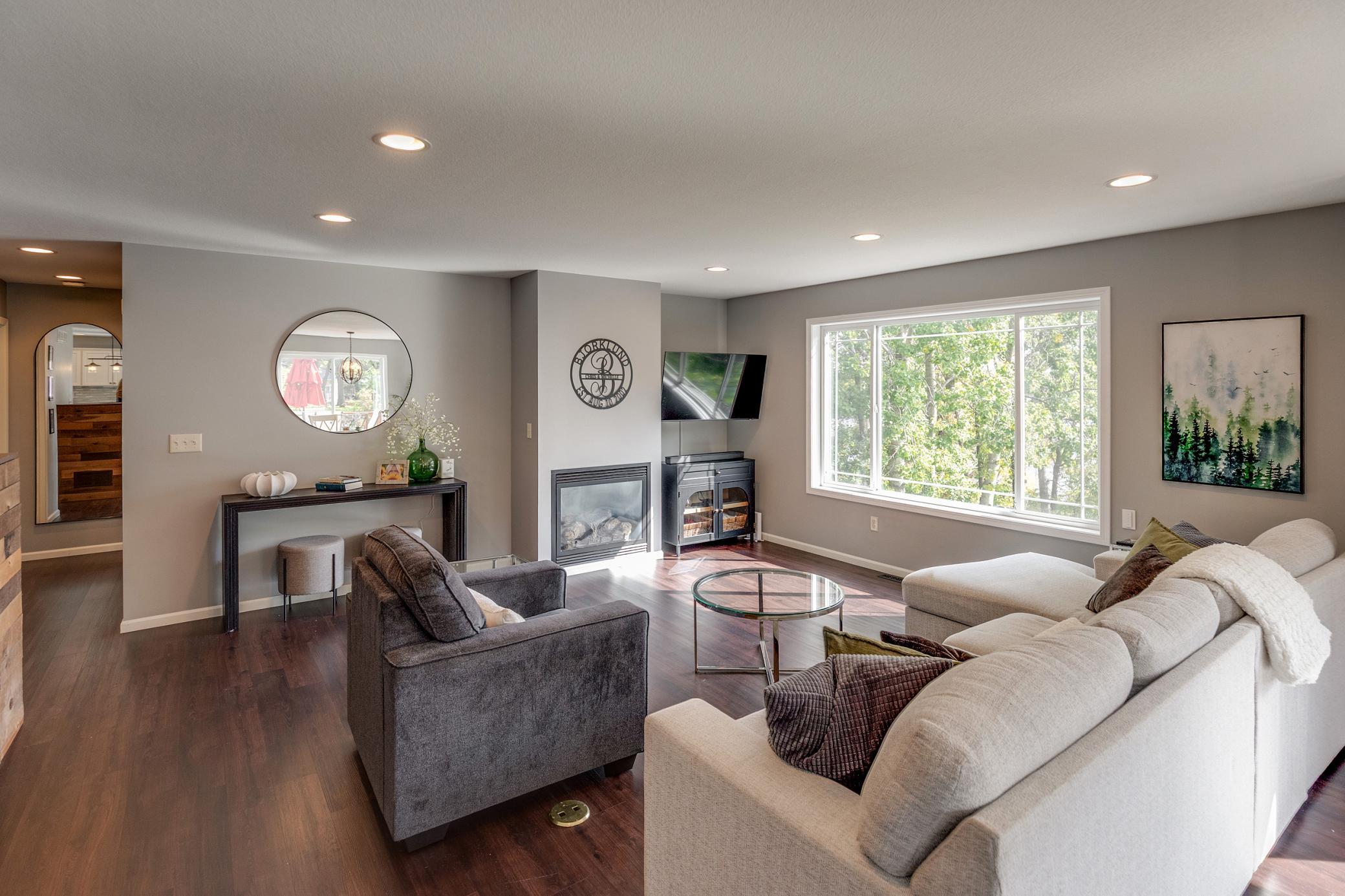 2015 single family home for sale at 13184 Timberlane Drive in Baxter, MN — 4 bed, 3 bath (photo 3 of 46)