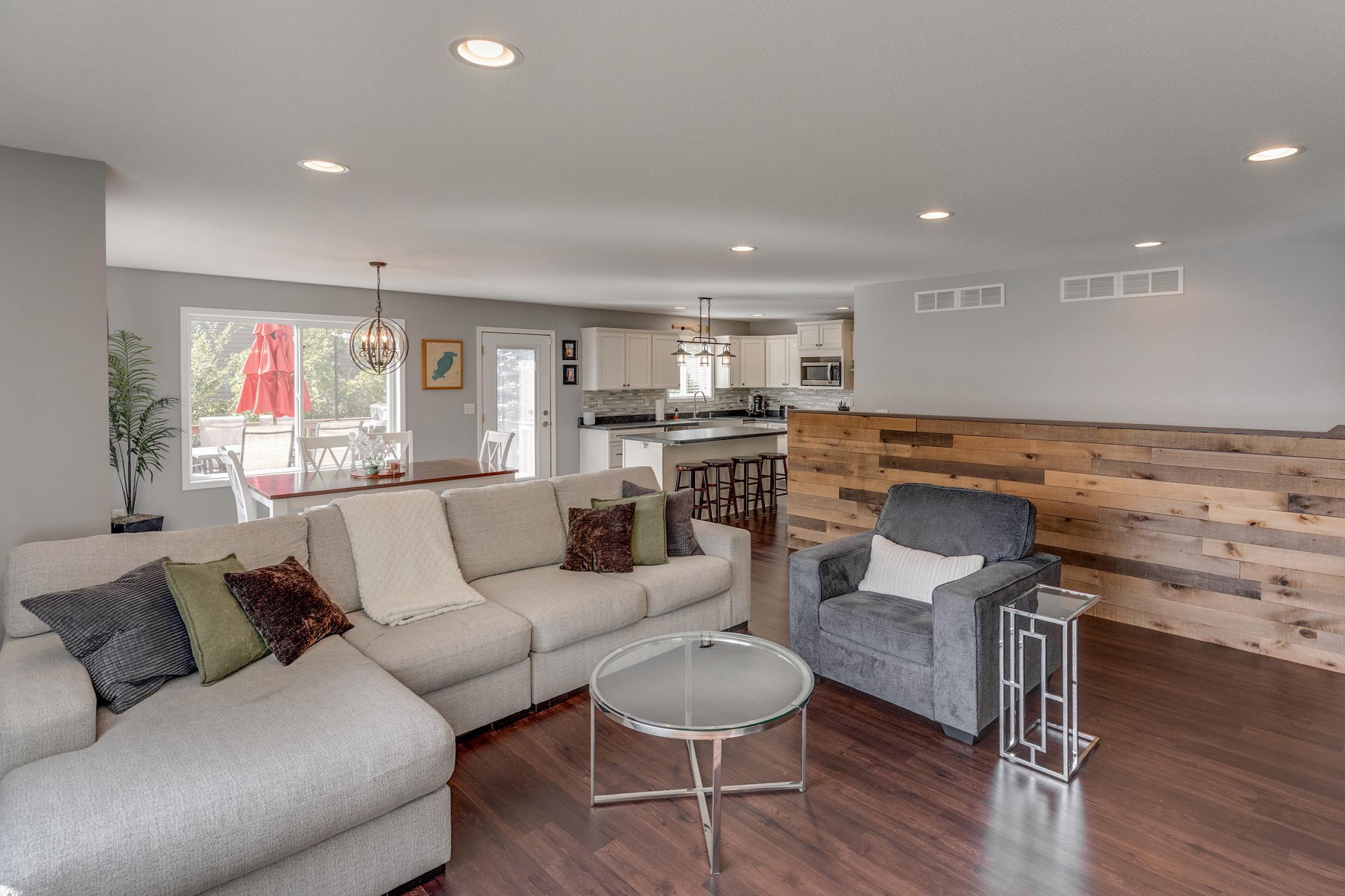 2015 single family home for sale at 13184 Timberlane Drive in Baxter, MN — 4 bed, 3 bath (photo 5 of 46)