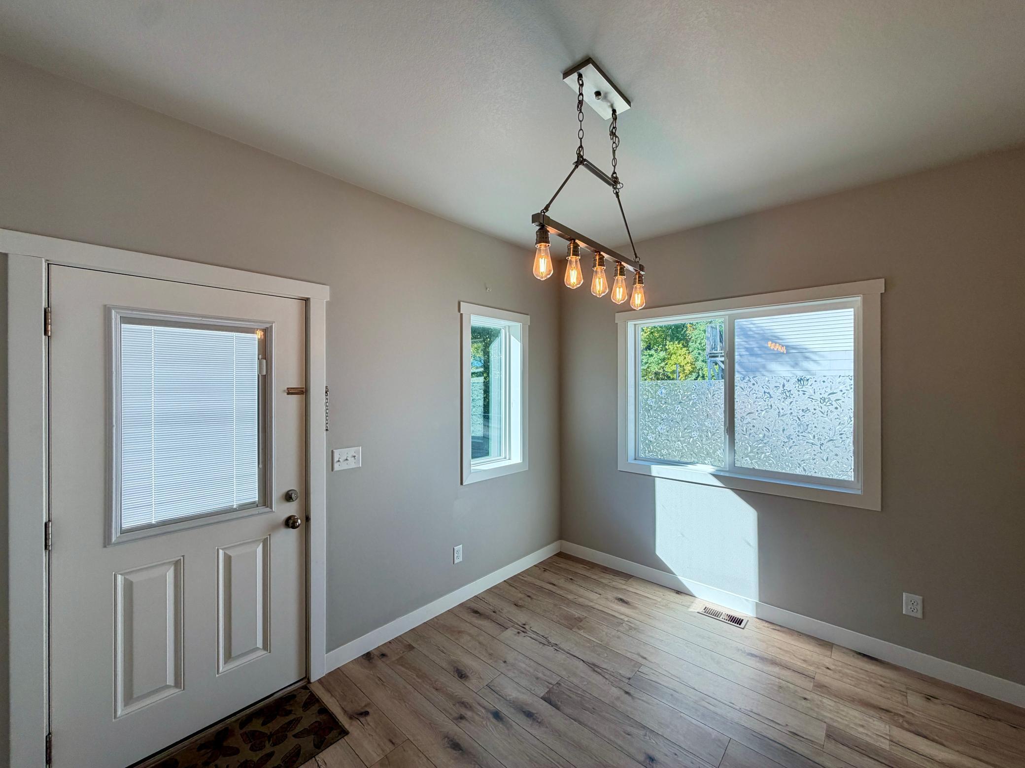 2022 townhouse for sale at 1412 1st Avenue S in Fargo, ND — 4 bed, 2 bath (photo 12 of 22)