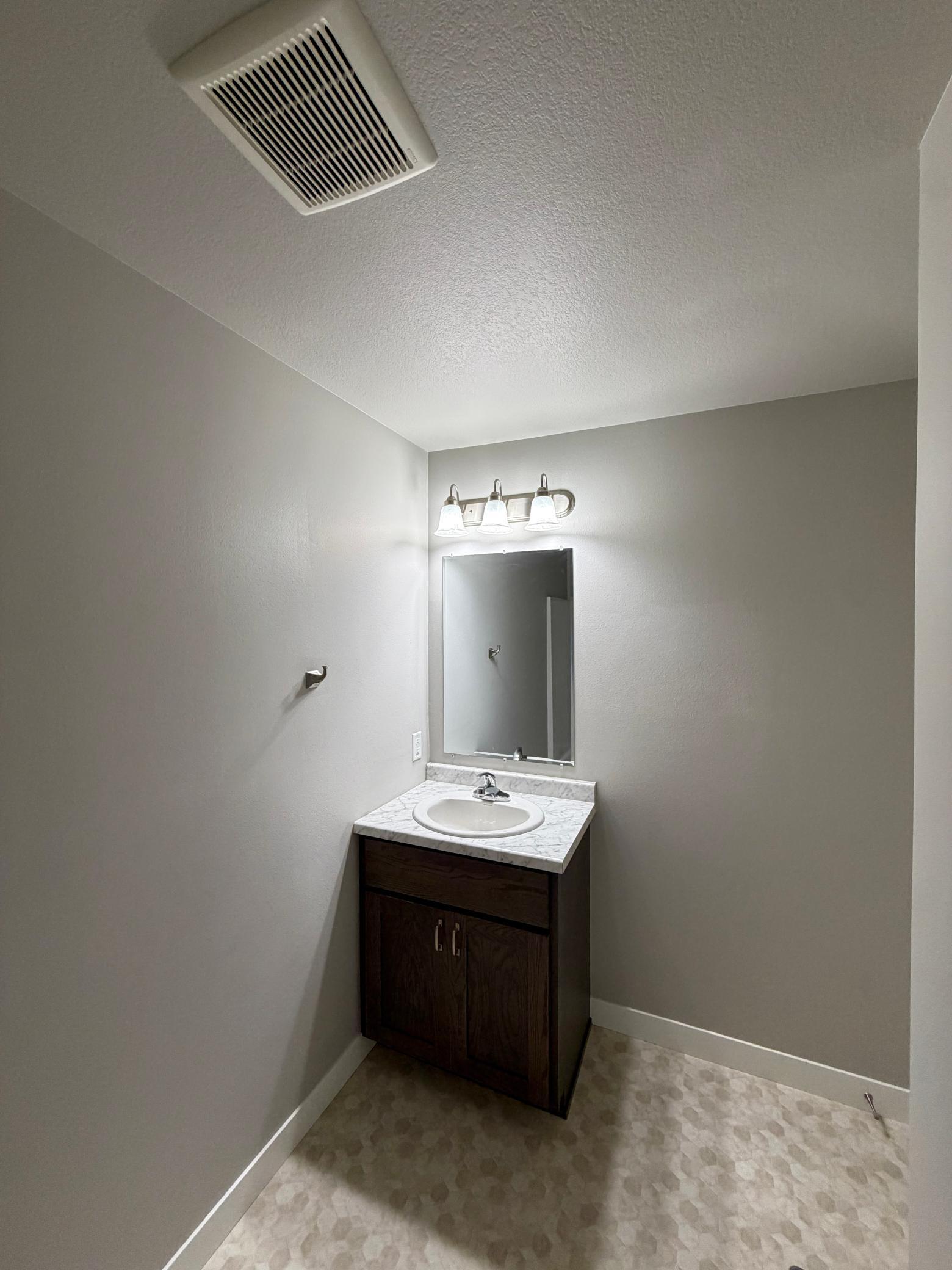 2022 townhouse for sale at 1412 1st Avenue S in Fargo, ND — 4 bed, 2 bath (photo 14 of 22)