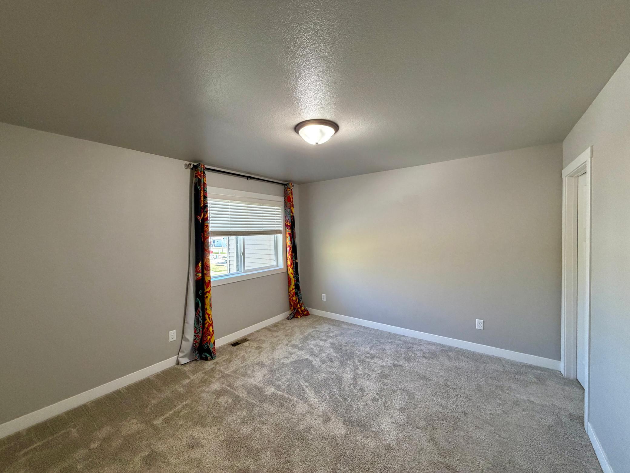 2022 townhouse for sale at 1412 1st Avenue S in Fargo, ND — 4 bed, 2 bath (photo 17 of 22)
