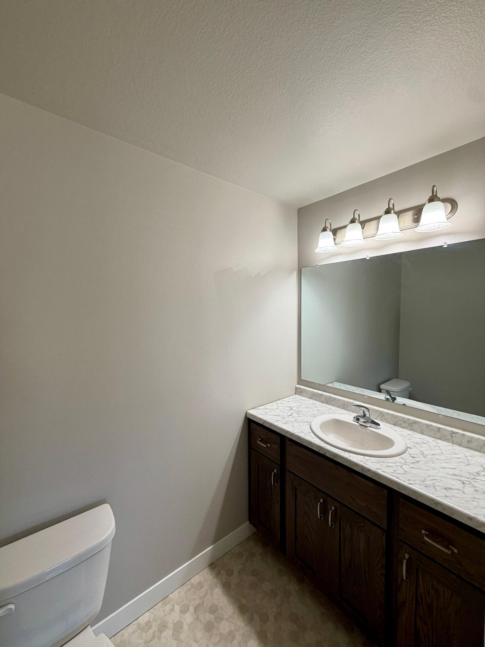 2022 townhouse for sale at 1412 1st Avenue S in Fargo, ND — 4 bed, 2 bath (photo 18 of 22)