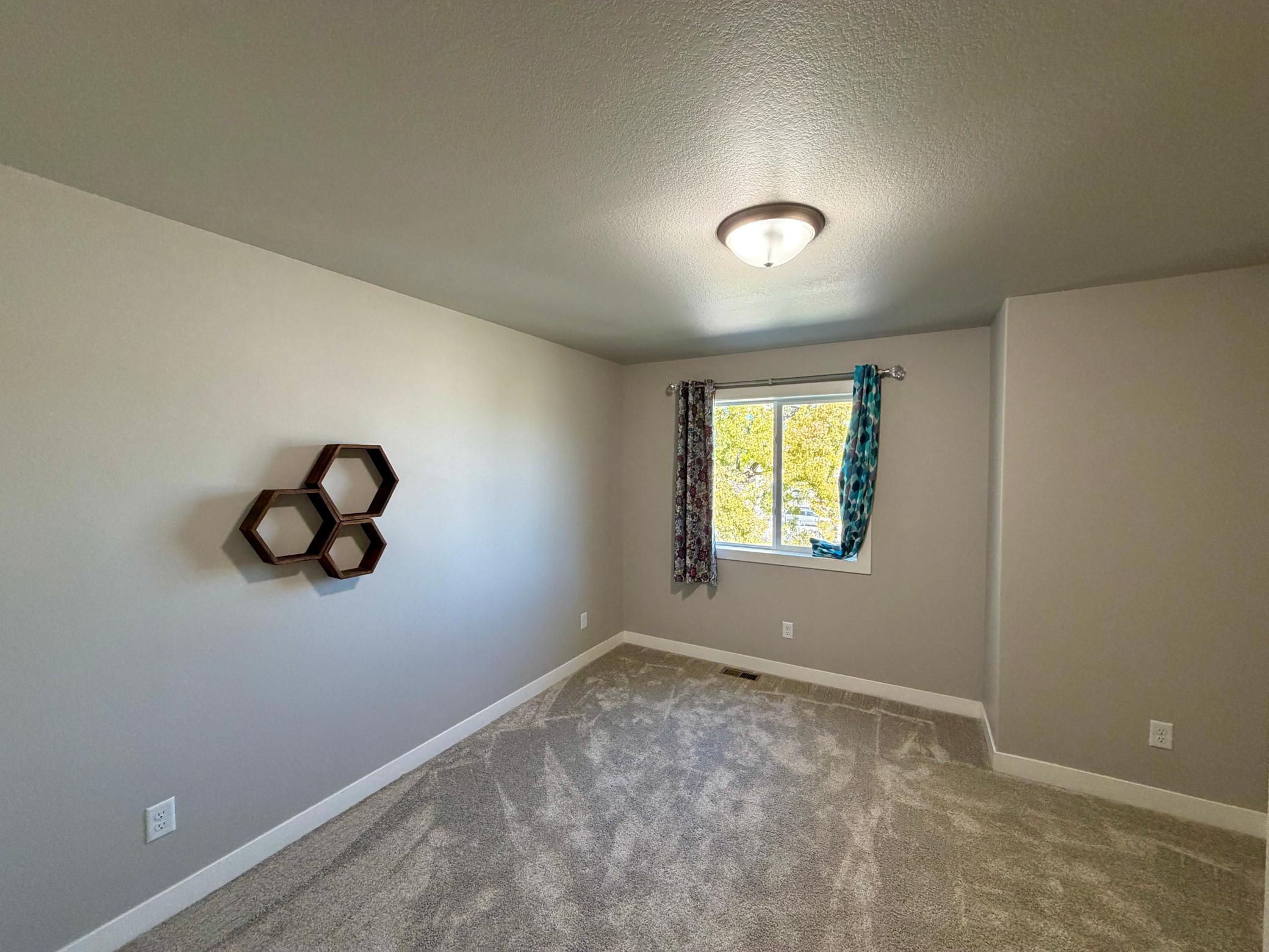 2022 townhouse for sale at 1412 1st Avenue S in Fargo, ND — 4 bed, 2 bath (photo 21 of 22)