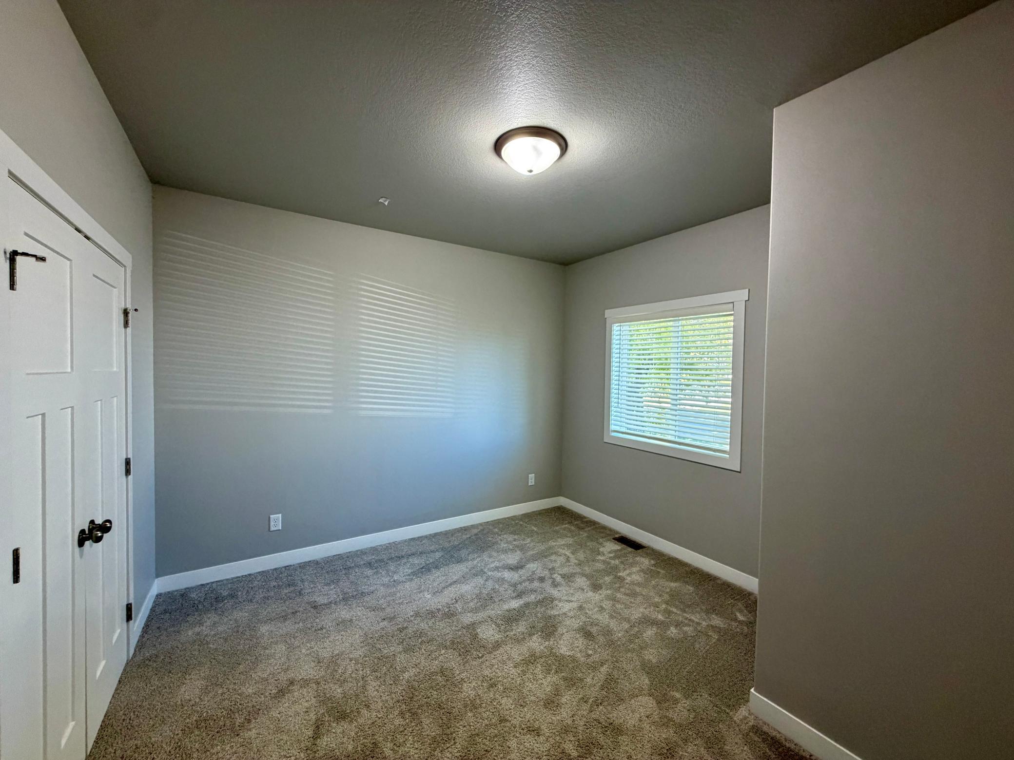 2022 townhouse for sale at 1412 1st Avenue S in Fargo, ND — 4 bed, 2 bath (photo 8 of 22)