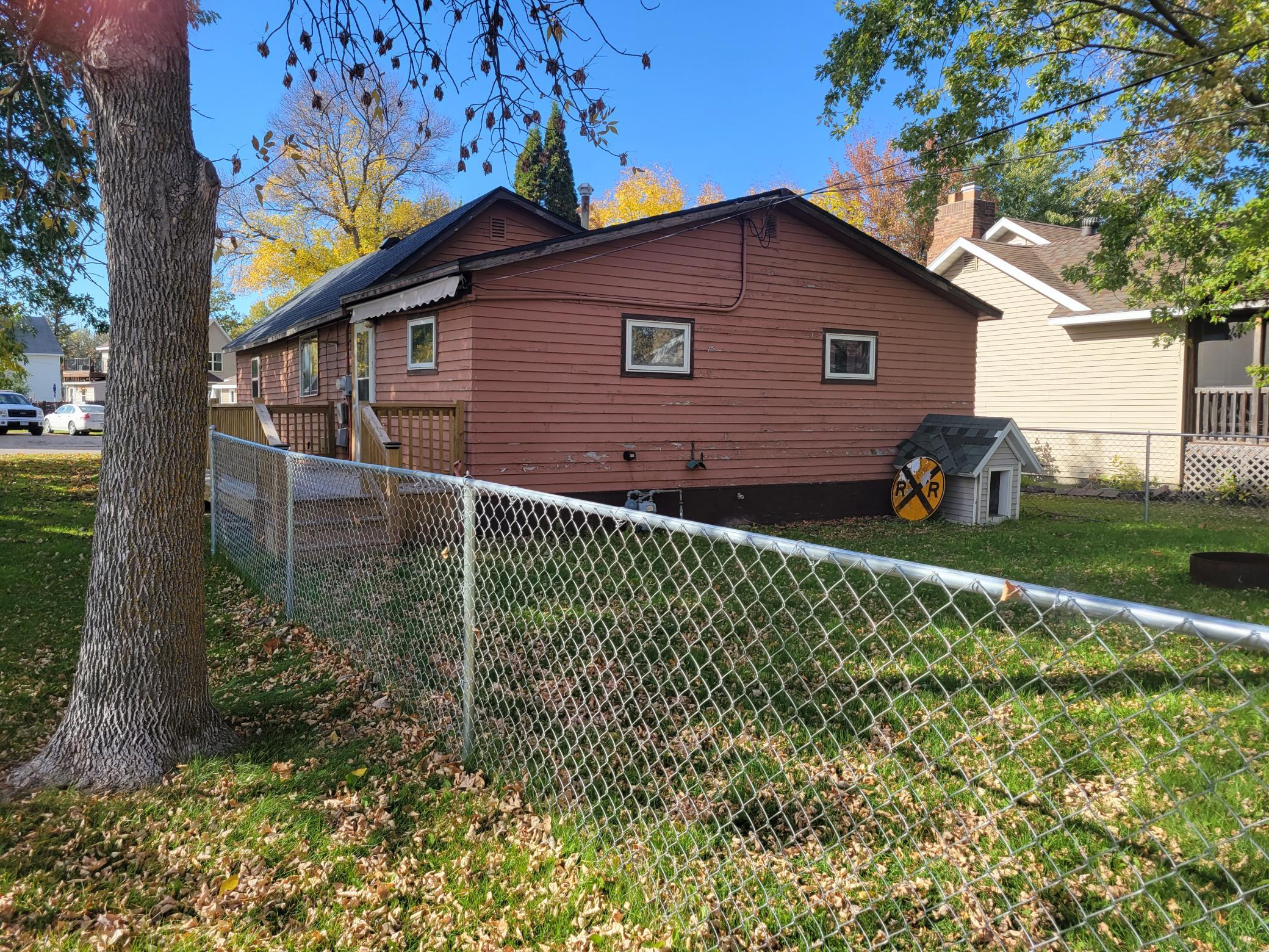 1920 single family home for sale at 614 S Douglas Avenue in Hallock, MN — 3 bed, 1 bath (photo 15 of 19)