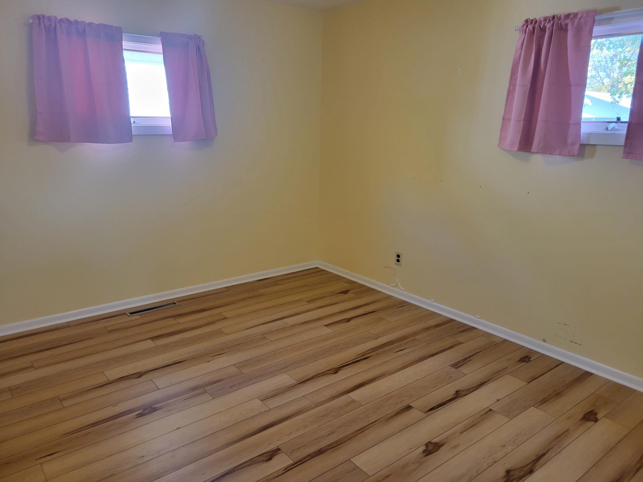1920 single family home for sale at 614 S Douglas Avenue in Hallock, MN — 3 bed, 1 bath (photo 5 of 19)