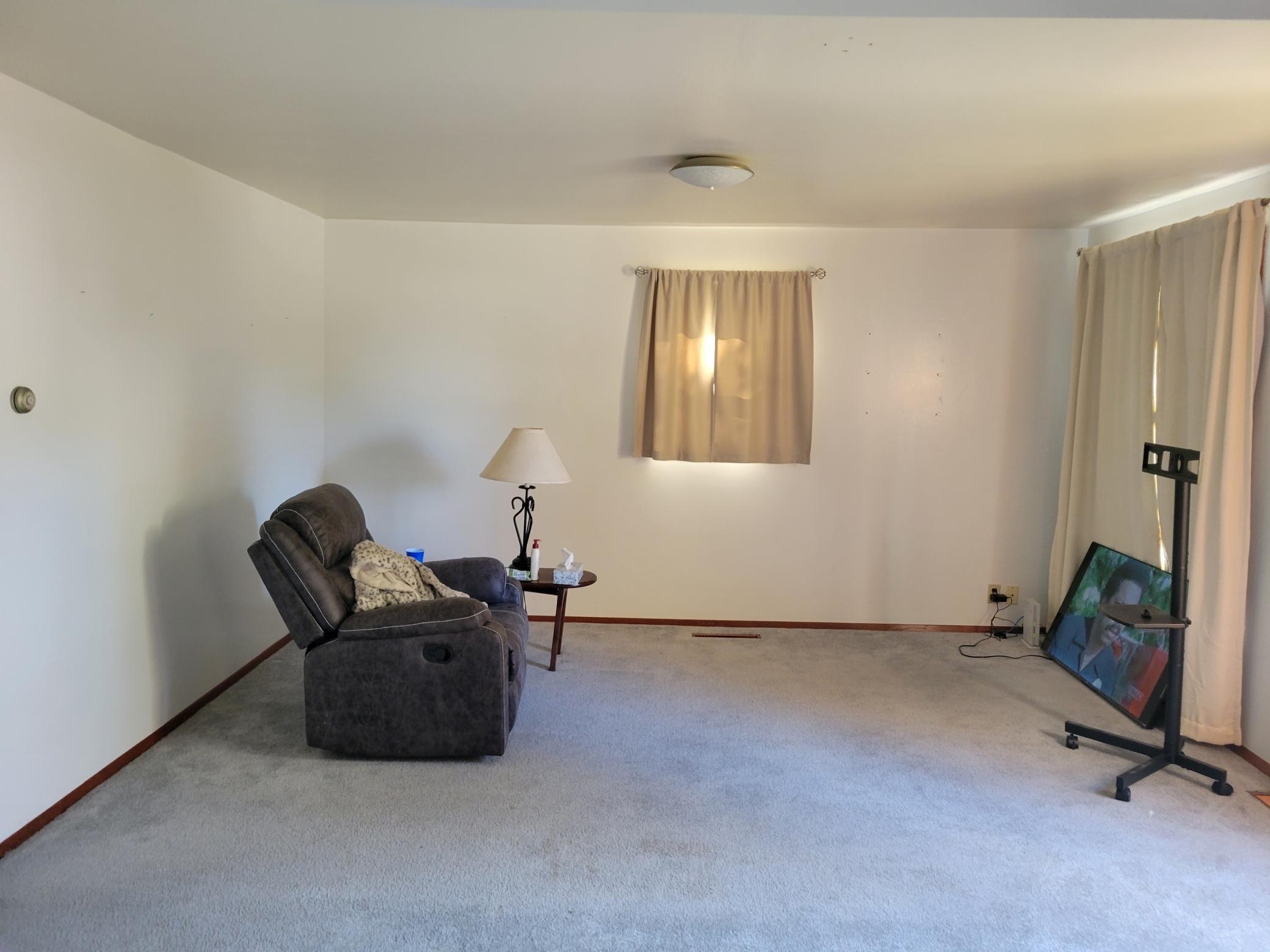 1920 single family home for sale at 614 S Douglas Avenue in Hallock, MN — 3 bed, 1 bath (photo 9 of 19)