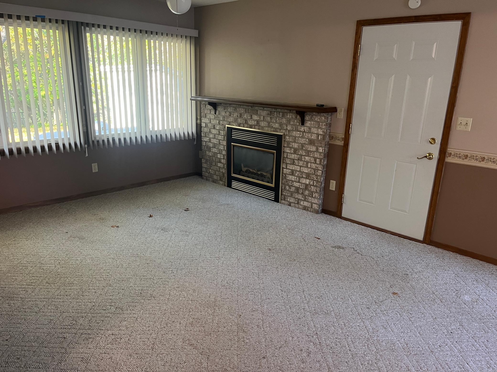 1900 single family home for sale at 125 5th Street S in Erskine, MN — 5 bed, 1 bath (photo 2 of 33)