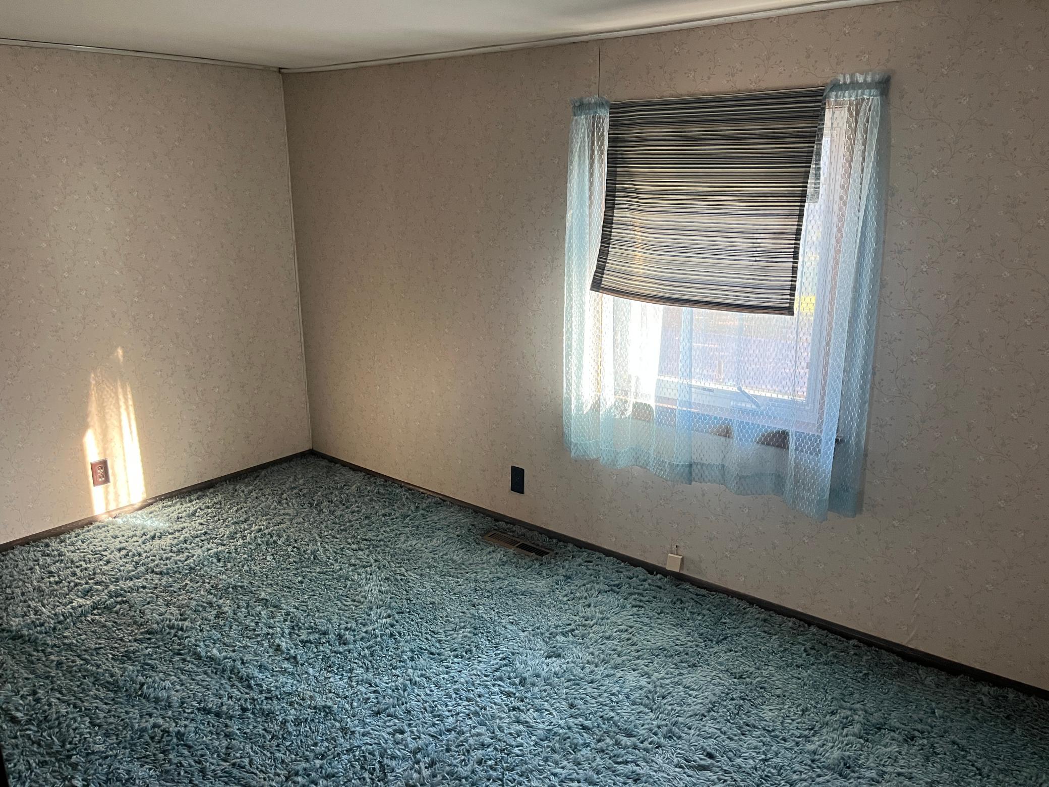 1900 single family home for sale at 125 5th Street S in Erskine, MN — 5 bed, 1 bath (photo 15 of 33)