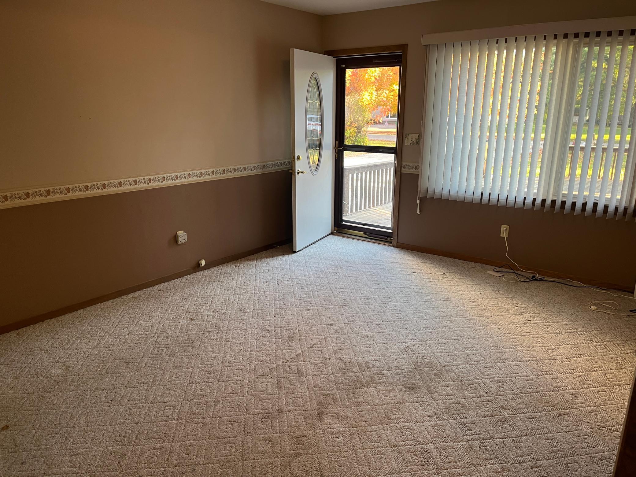 1900 single family home for sale at 125 5th Street S in Erskine, MN — 5 bed, 1 bath (photo 3 of 33)