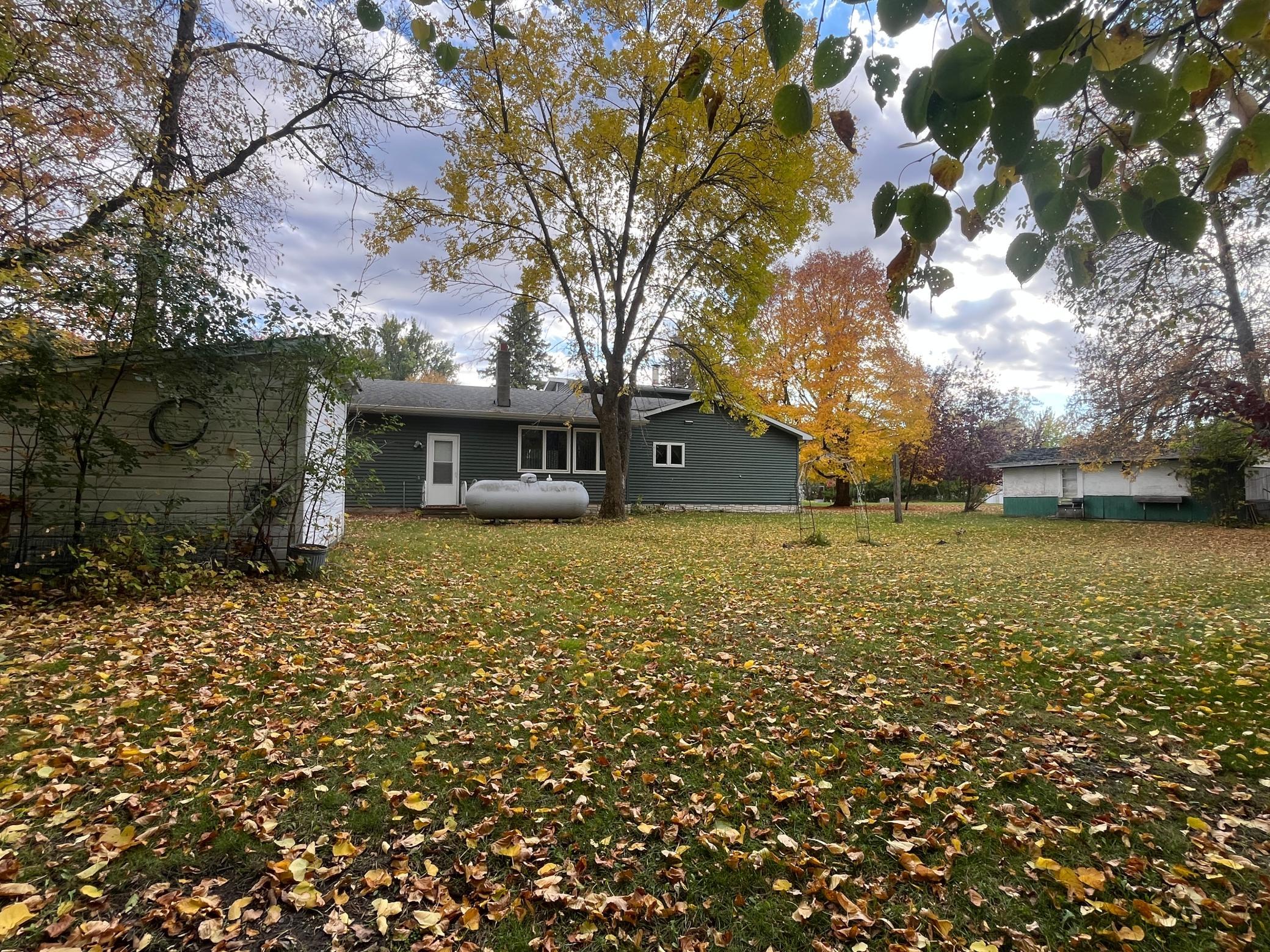 1900 single family home for sale at 125 5th Street S in Erskine, MN — 5 bed, 1 bath (photo 26 of 33)