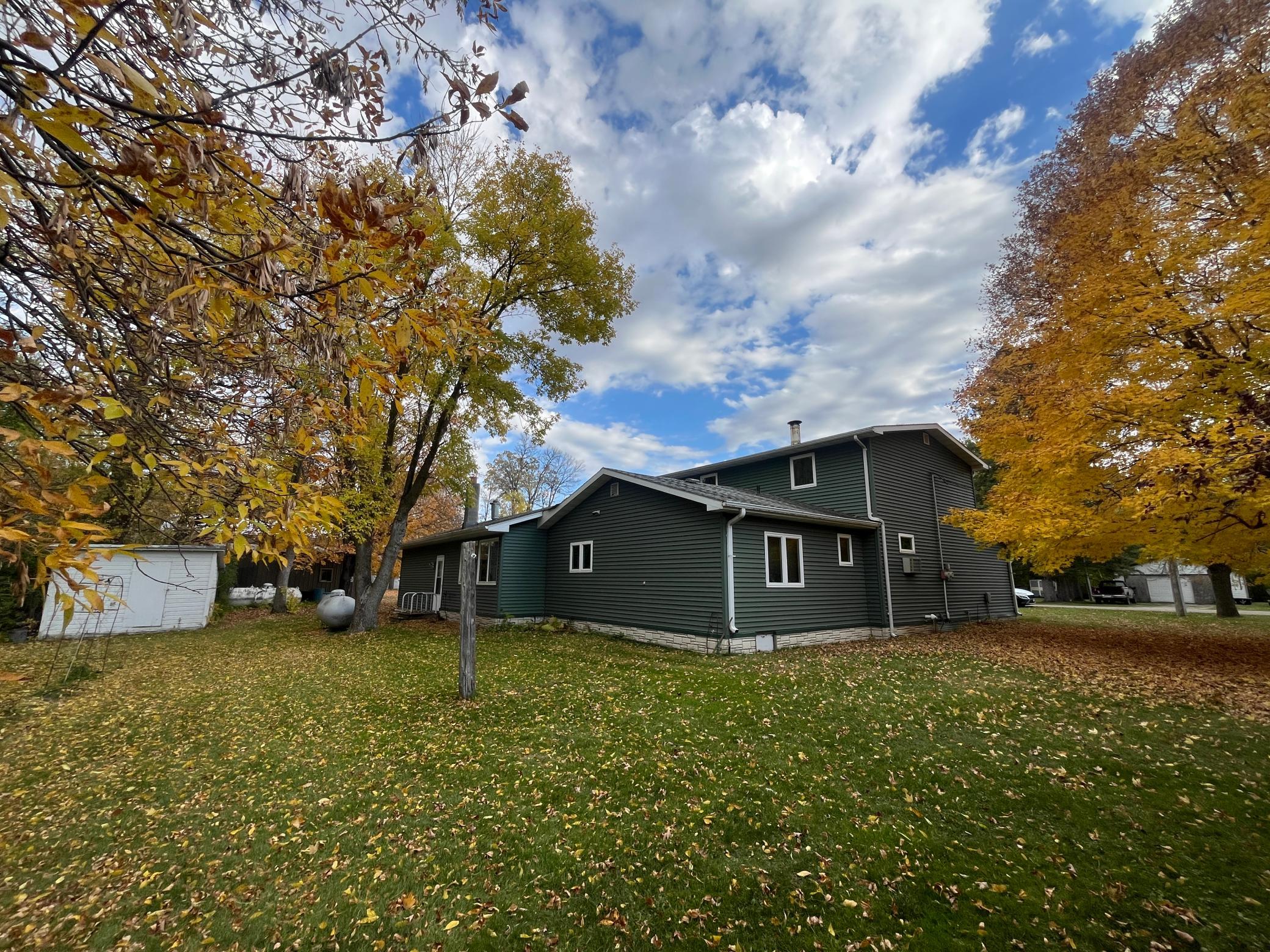 1900 single family home for sale at 125 5th Street S in Erskine, MN — 5 bed, 1 bath (photo 31 of 33)