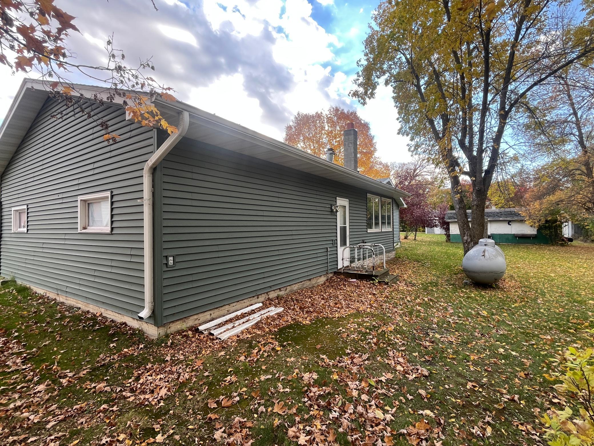 1900 single family home for sale at 125 5th Street S in Erskine, MN — 5 bed, 1 bath (photo 33 of 33)