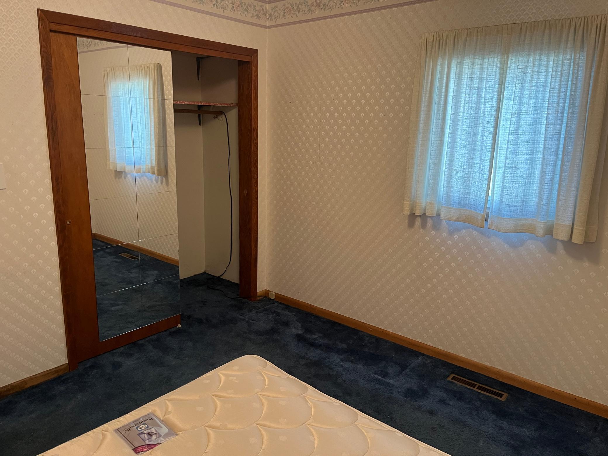 1900 single family home for sale at 125 5th Street S in Erskine, MN — 5 bed, 1 bath (photo 6 of 33)
