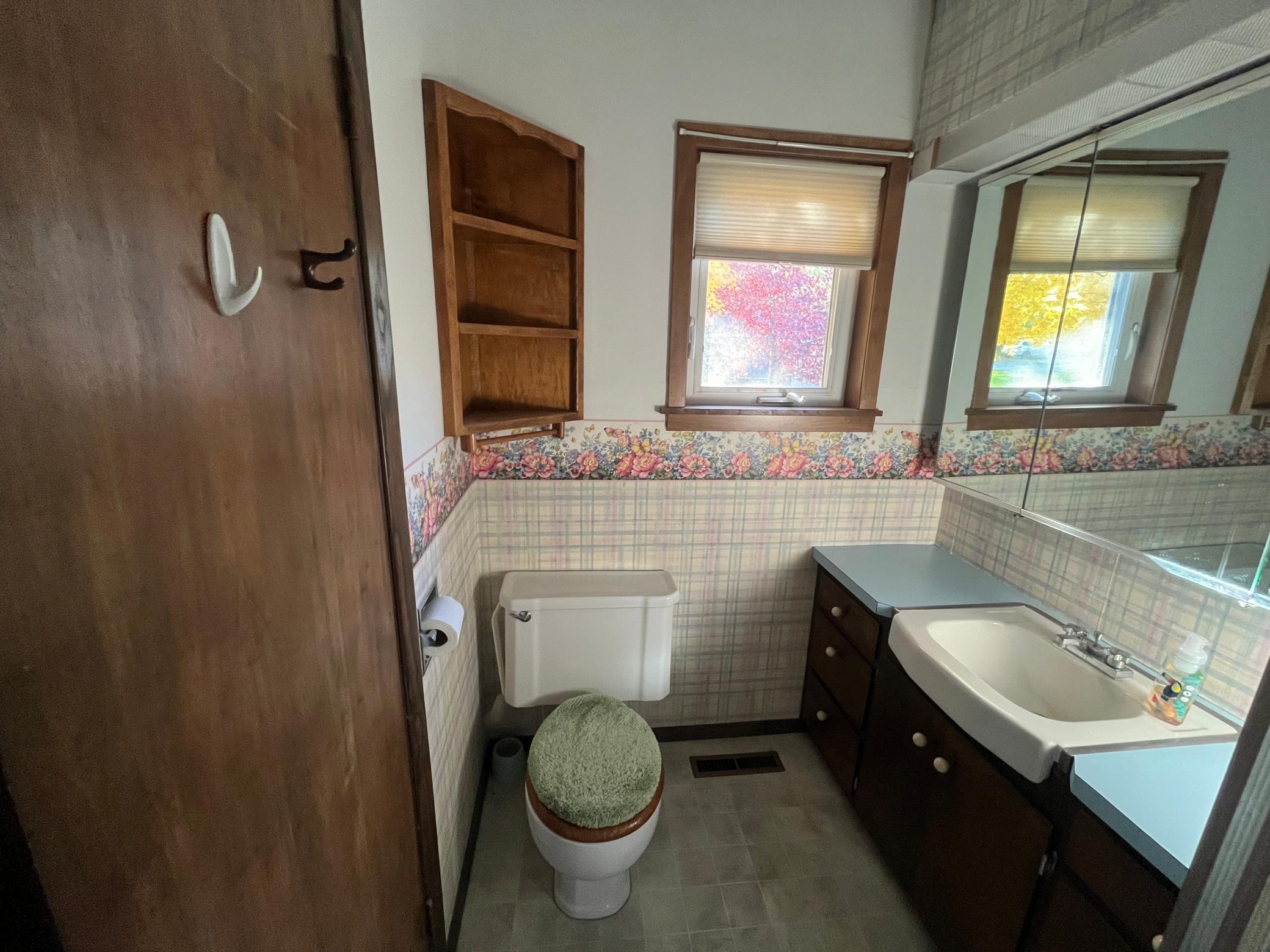 1900 single family home for sale at 125 5th Street S in Erskine, MN — 5 bed, 1 bath (photo 9 of 33)