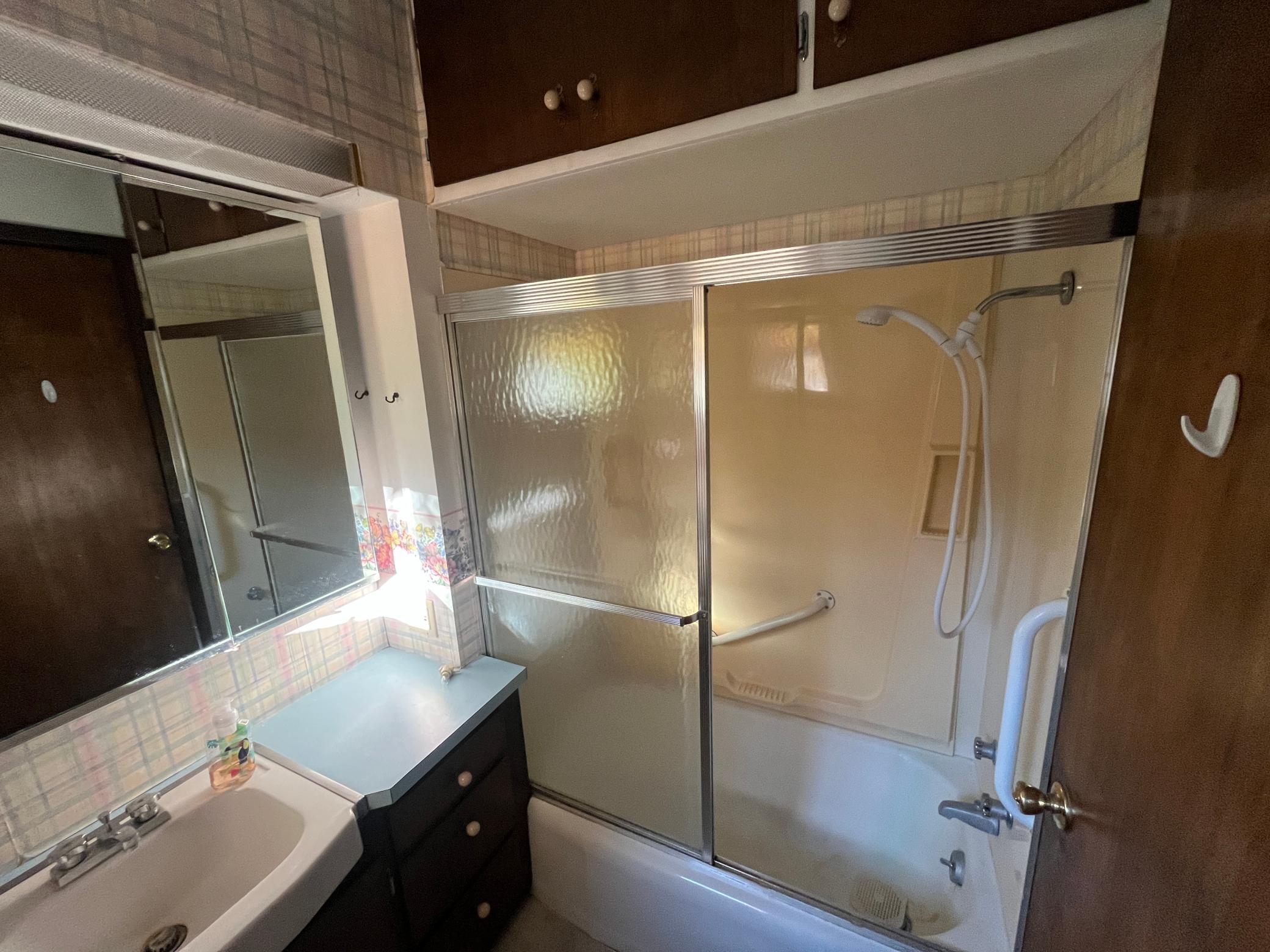 1900 single family home for sale at 125 5th Street S in Erskine, MN — 5 bed, 1 bath (photo 10 of 33)
