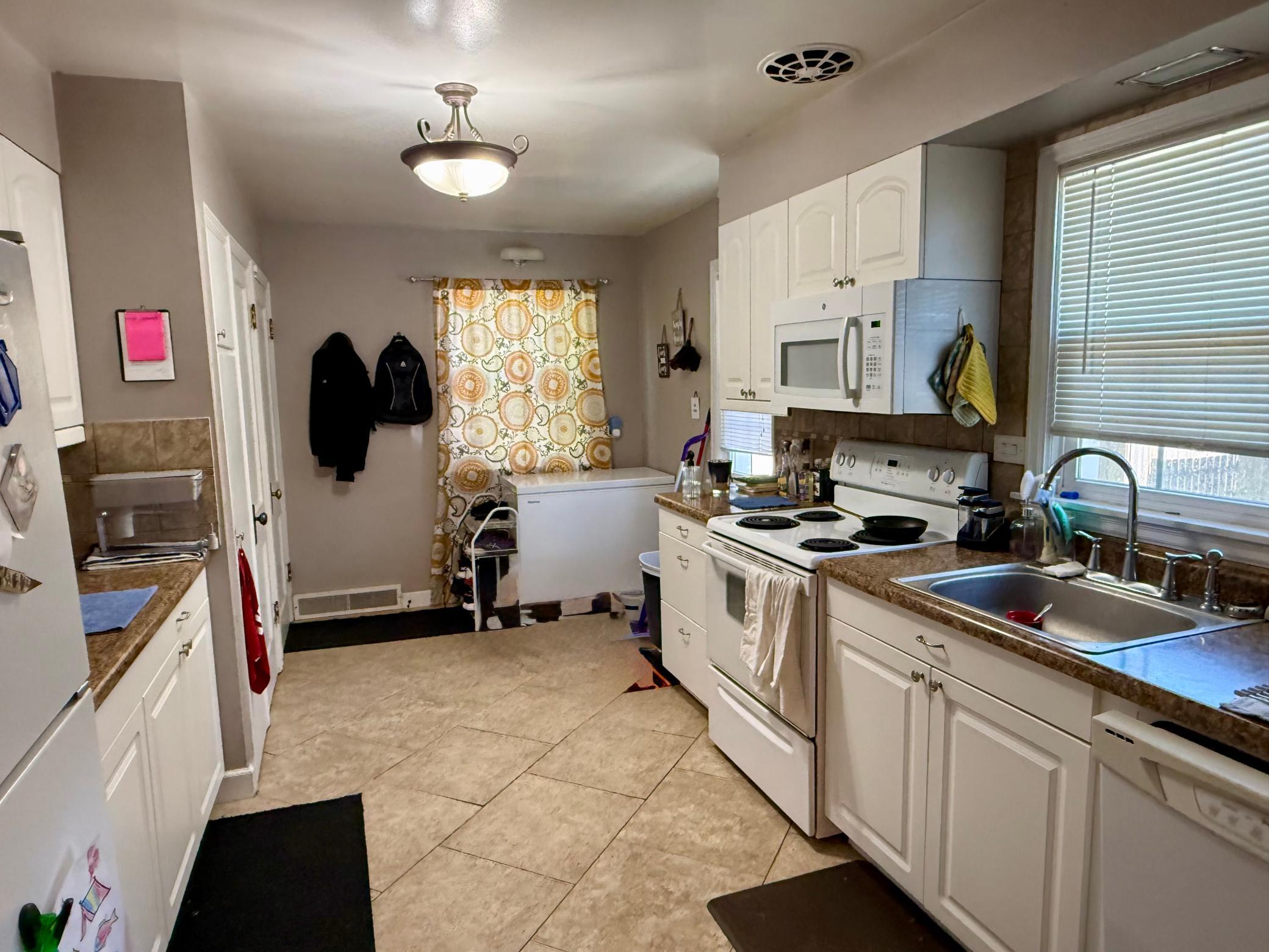 1900 single family home for sale at 14 W Oak Street in Osakis, MN — 2 bed, 1 bath (photo 11 of 23)