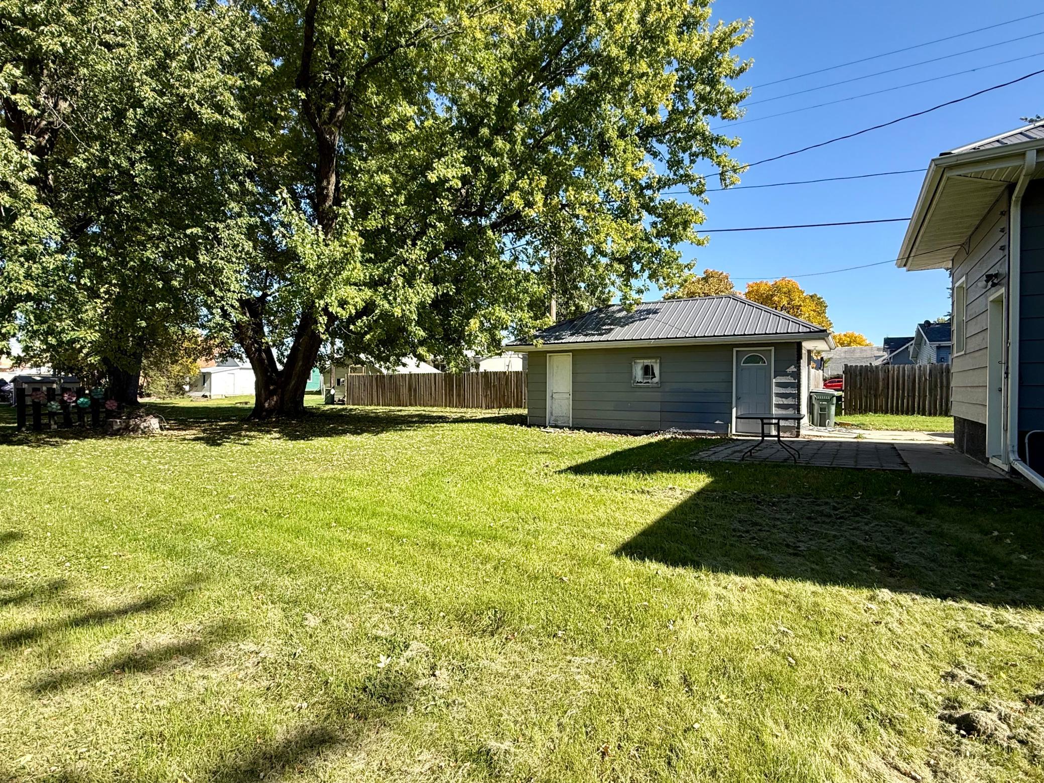 1900 single family home for sale at 14 W Oak Street in Osakis, MN — 2 bed, 1 bath (photo 8 of 23)