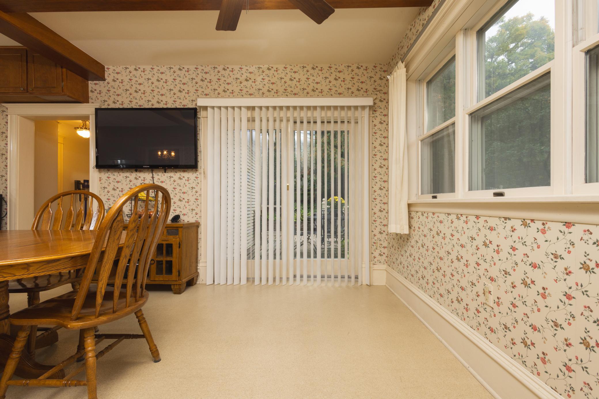 1902 single family home for sale at 504 E Lakeside Drive in Fergus Falls, MN — 4 bed, 4 bath (photo 19 of 79)