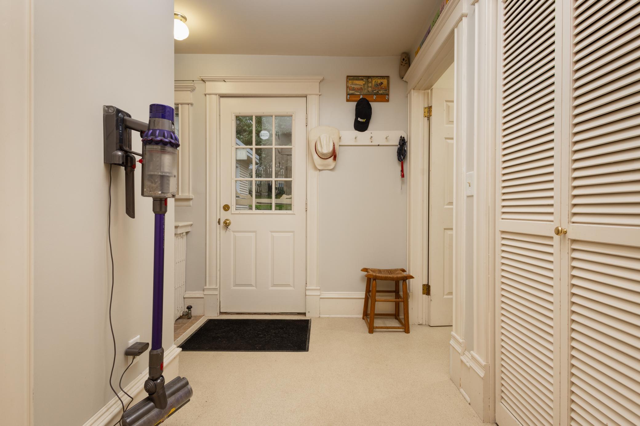 1902 single family home for sale at 504 E Lakeside Drive in Fergus Falls, MN — 4 bed, 4 bath (photo 21 of 79)