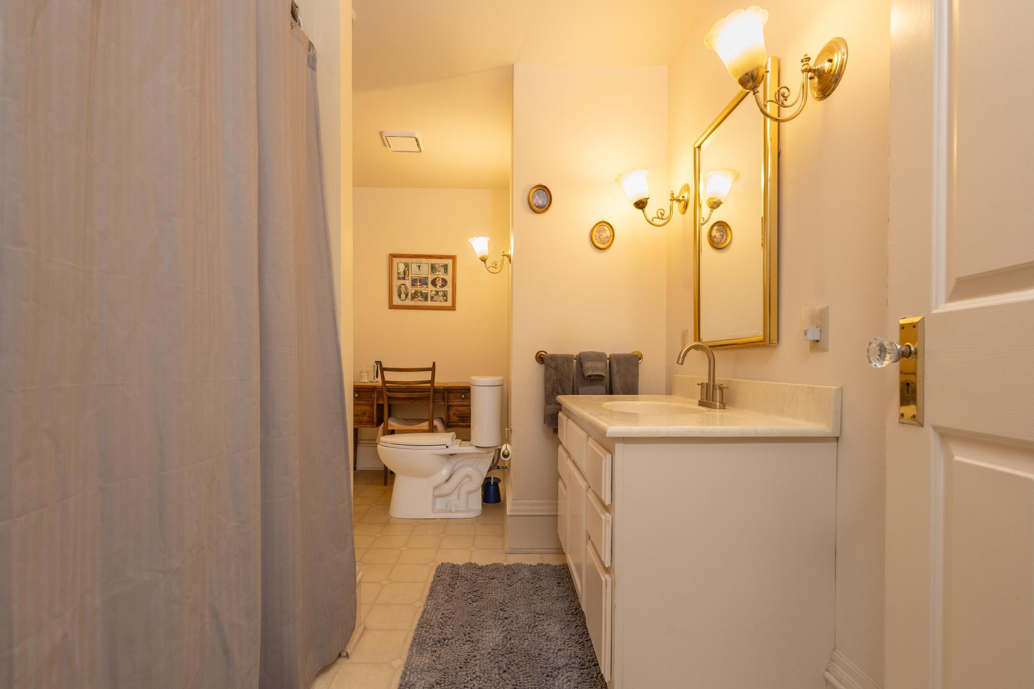 1902 single family home for sale at 504 E Lakeside Drive in Fergus Falls, MN — 4 bed, 4 bath (photo 31 of 79)