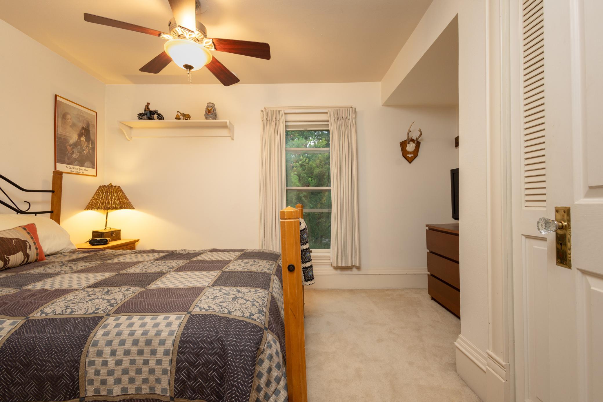 1902 single family home for sale at 504 E Lakeside Drive in Fergus Falls, MN — 4 bed, 4 bath (photo 34 of 79)