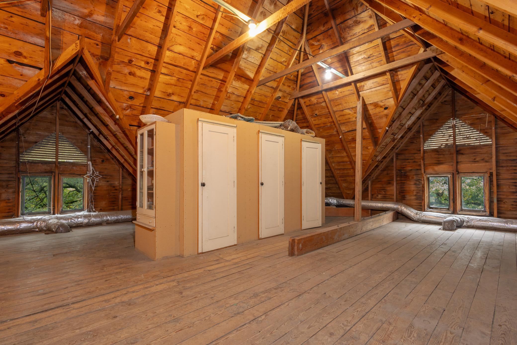 1902 single family home for sale at 504 E Lakeside Drive in Fergus Falls, MN — 4 bed, 4 bath (photo 38 of 79)