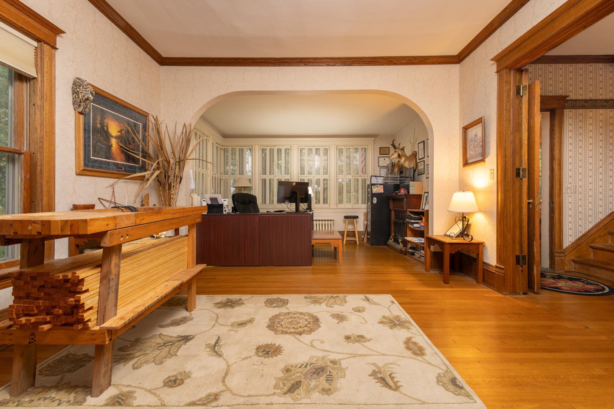 1902 single family home for sale at 504 E Lakeside Drive in Fergus Falls, MN — 4 bed, 4 bath (photo 5 of 79)