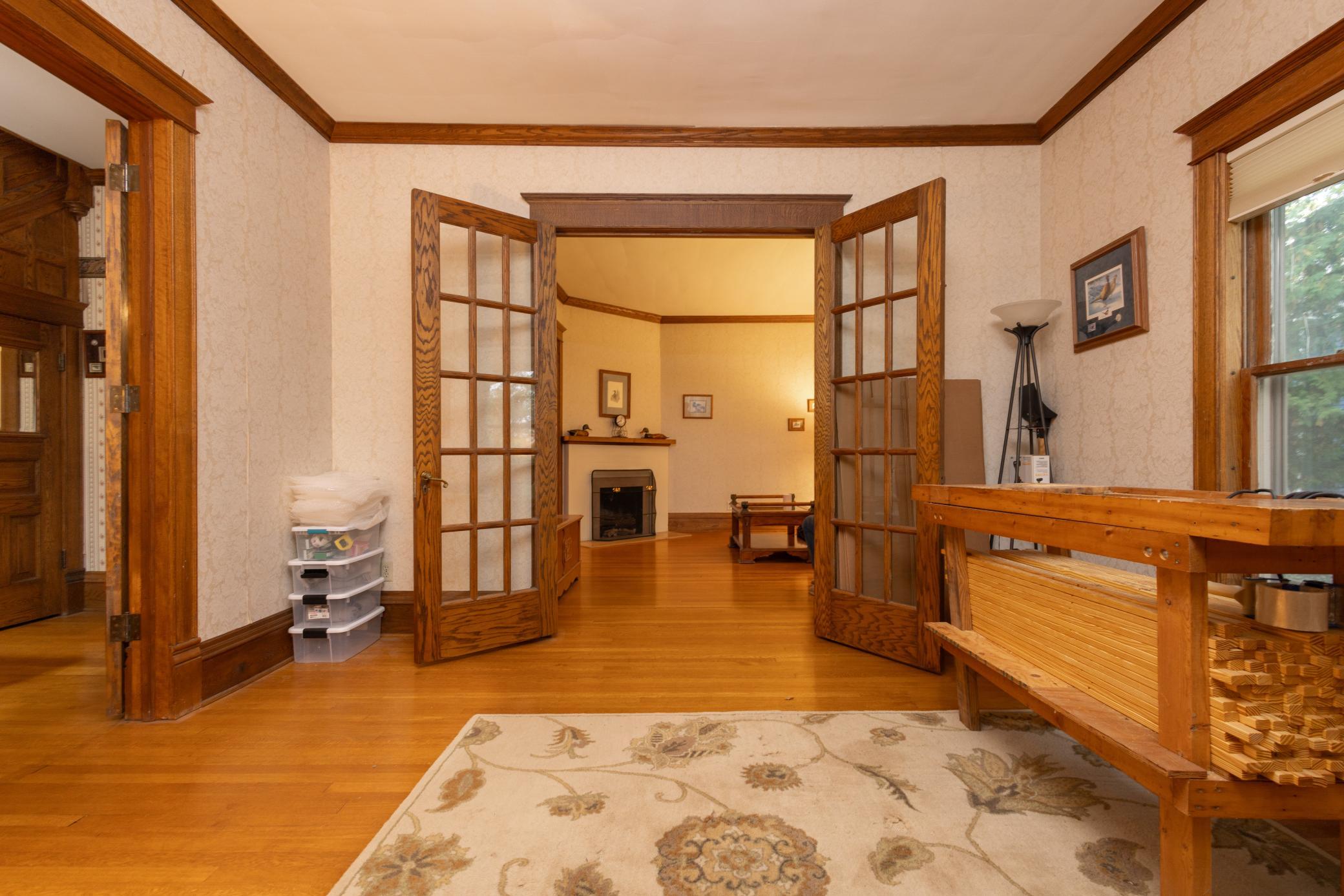 1902 single family home for sale at 504 E Lakeside Drive in Fergus Falls, MN — 4 bed, 4 bath (photo 6 of 79)