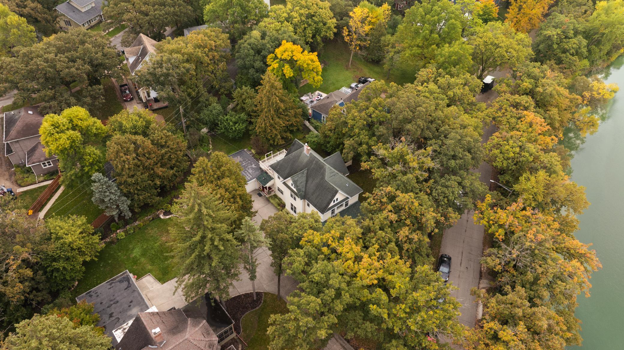 1902 single family home for sale at 504 E Lakeside Drive in Fergus Falls, MN — 4 bed, 4 bath (photo 55 of 79)