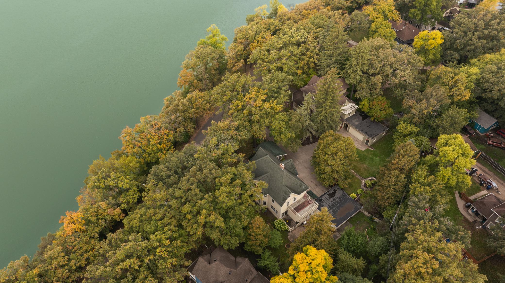 1902 single family home for sale at 504 E Lakeside Drive in Fergus Falls, MN — 4 bed, 4 bath (photo 61 of 79)